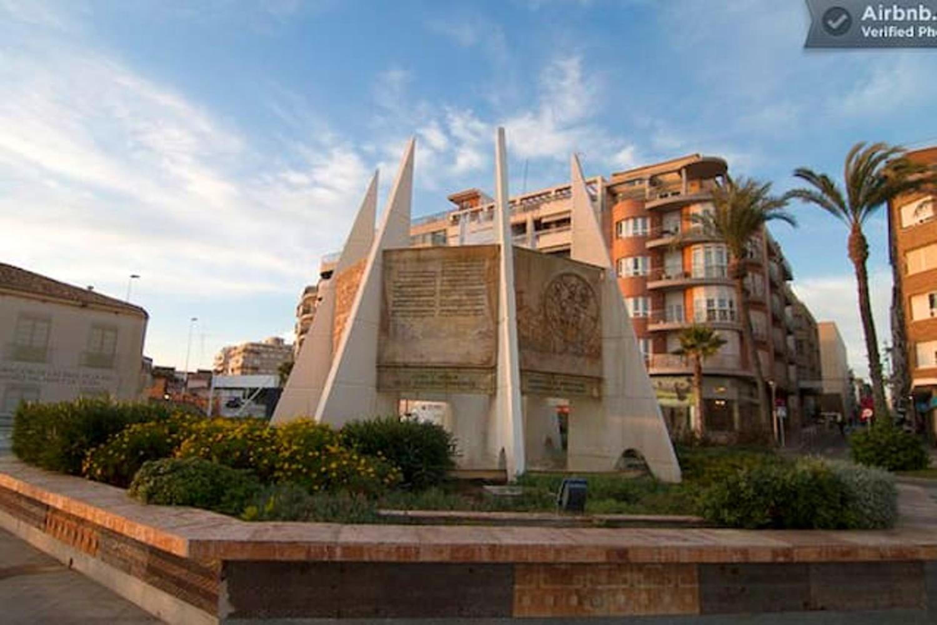 Modern Apartment in Torrevieja with Air Conditioning, 60 m². photo 3