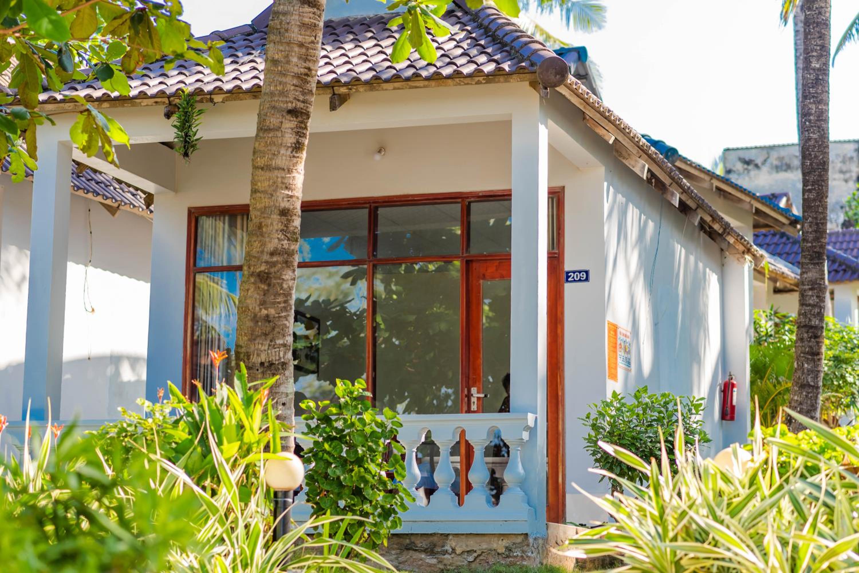 Nhat Lan Resort