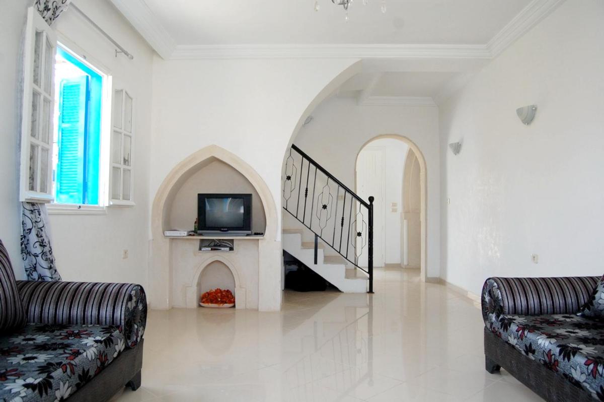 3 bedrooms house at Djerba Midoun 800 m away from the beach with terrace and wifi