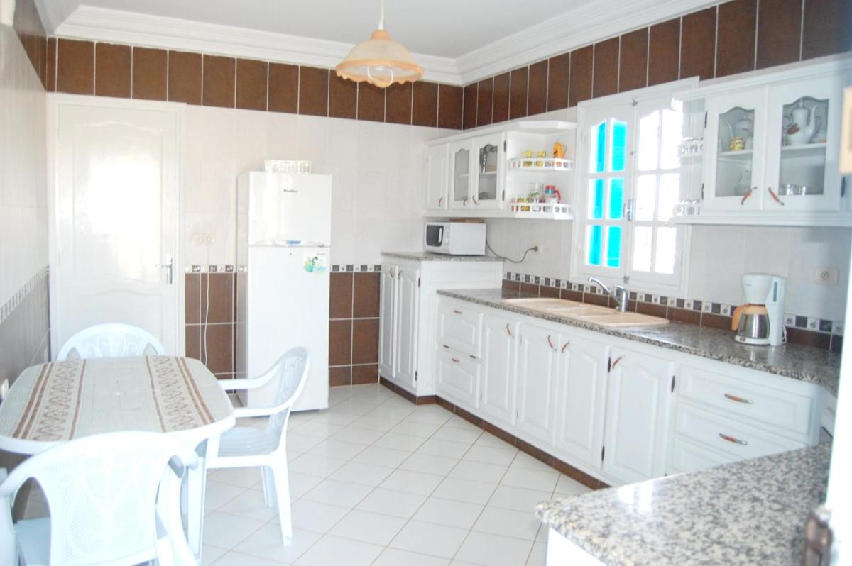 3 bedrooms house at Djerba Midoun 800 m away from the beach with terrace and wifi