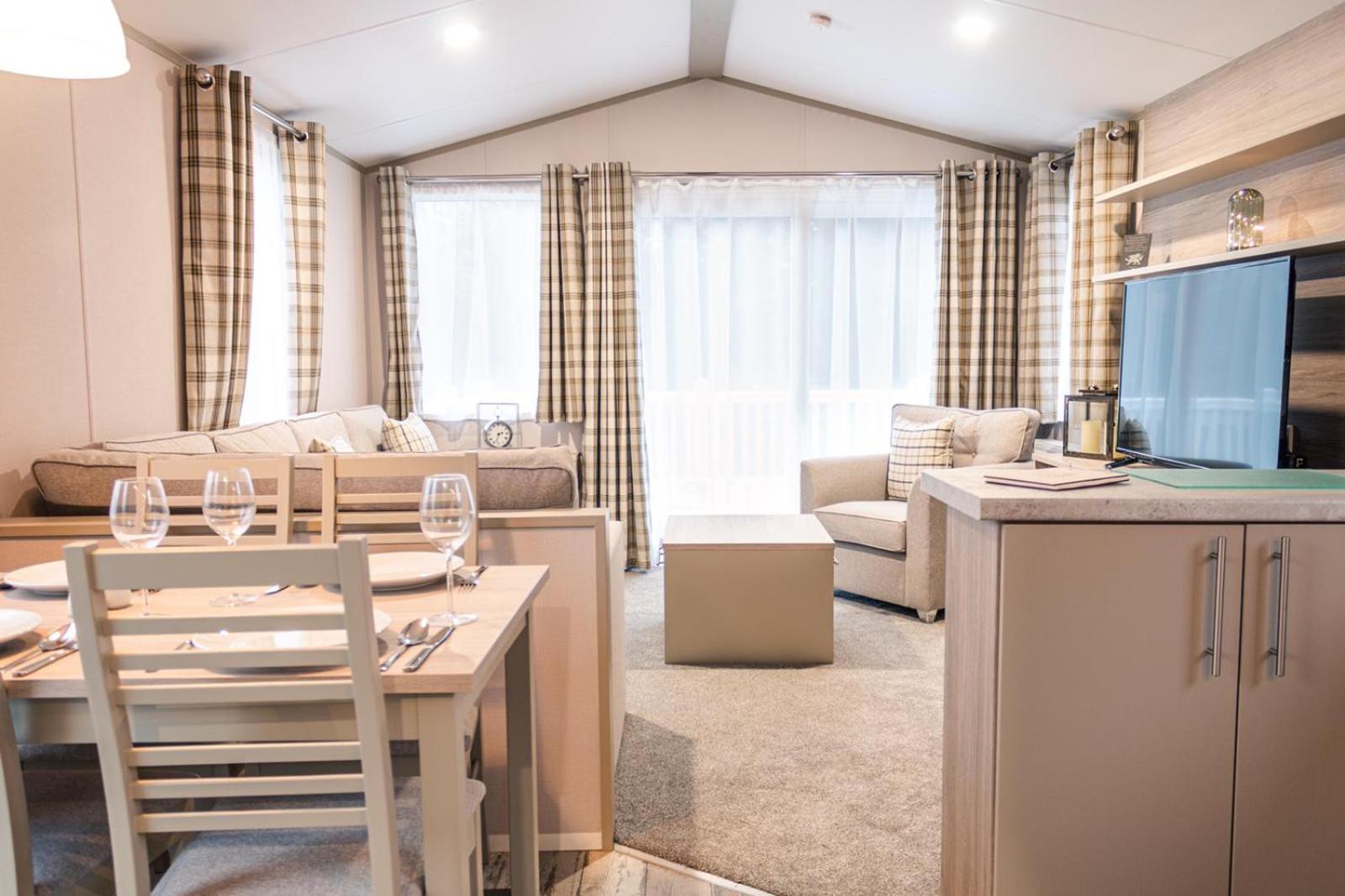 Yew Tree Lodge with Hot Tub — York