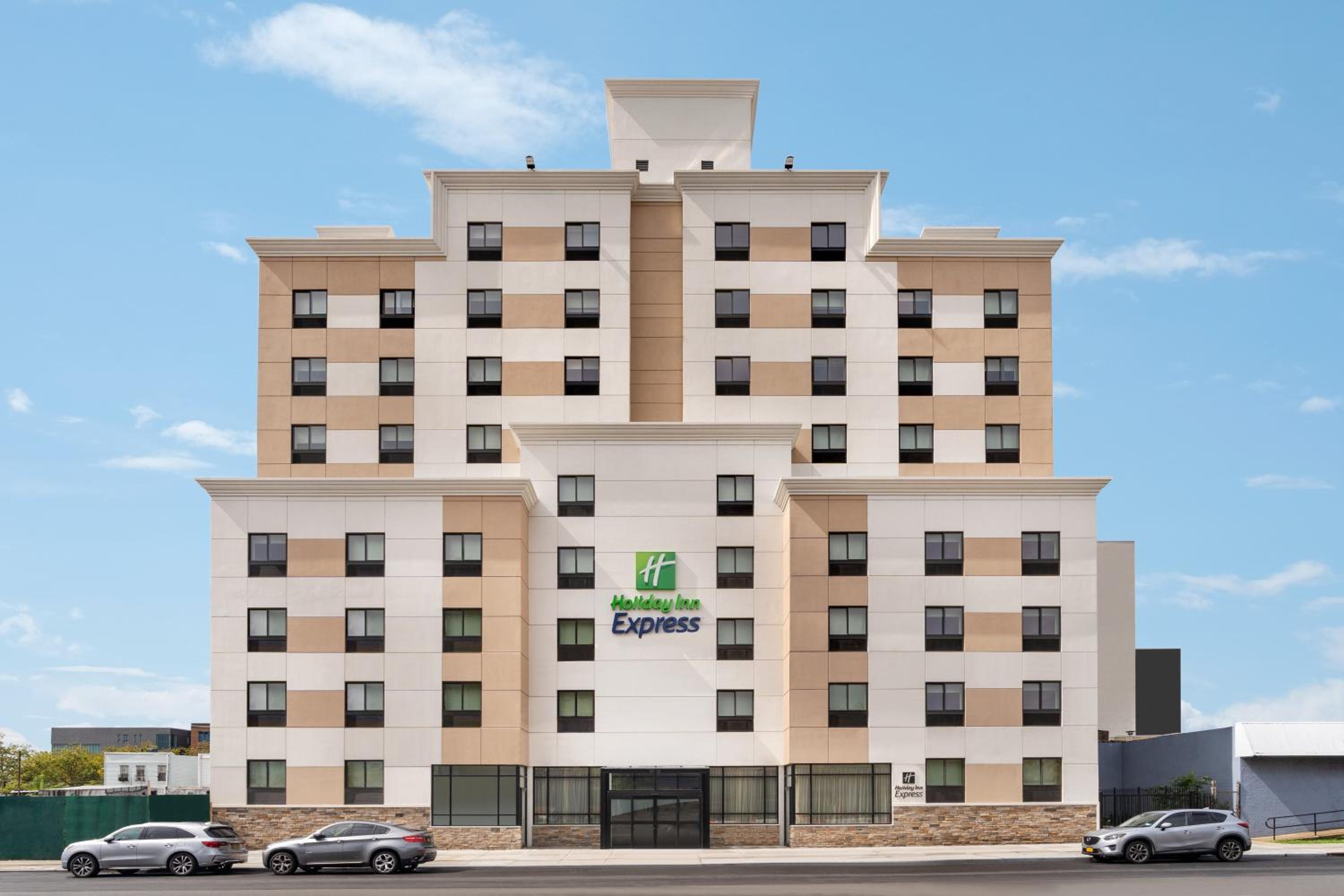 Hotel Holiday Inn Express - Jamaica - JFK AirTrain - NYC, an IHG Hotel - Image 1