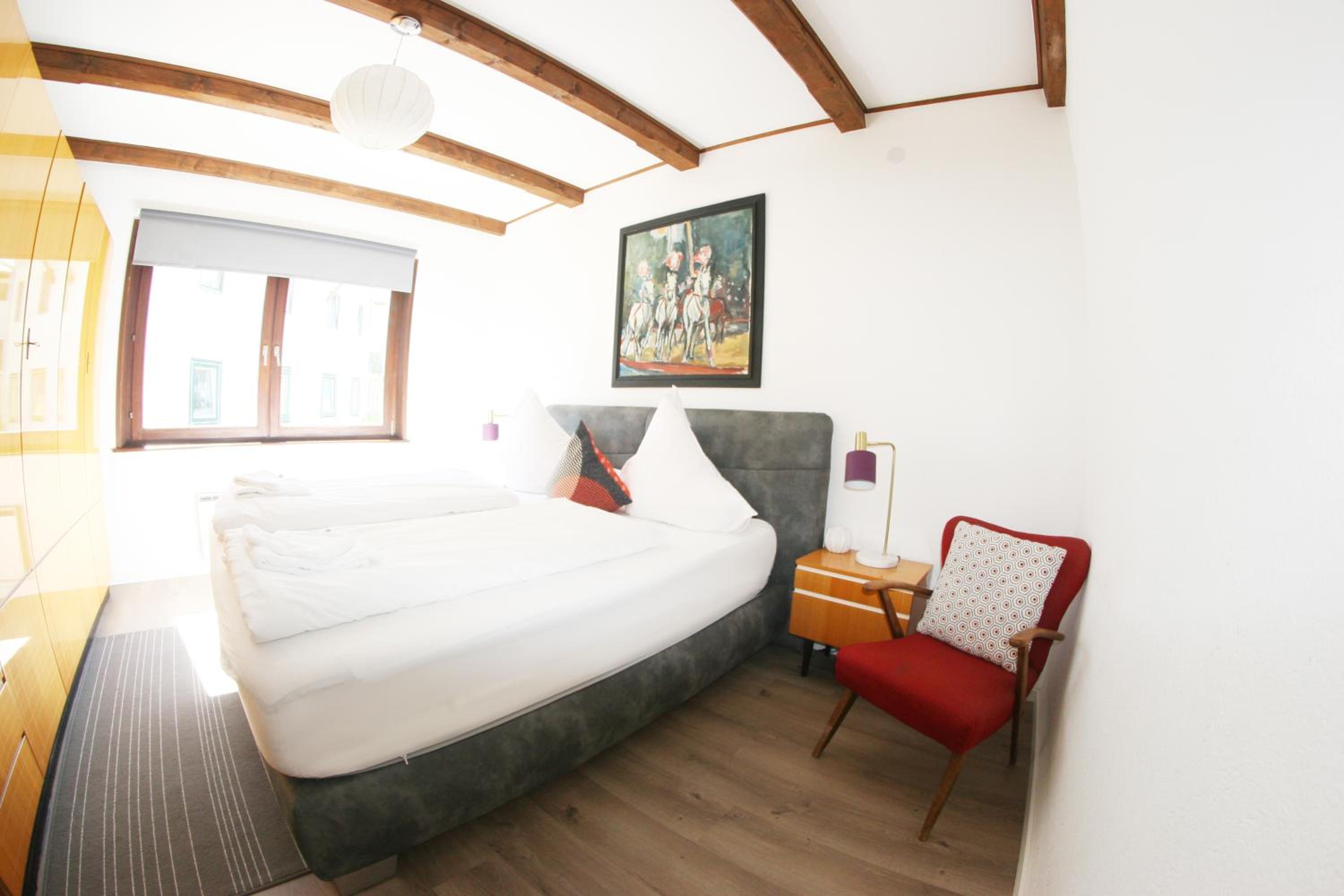 Family Friendly Chalet - Central with Beautiful Mountain Views