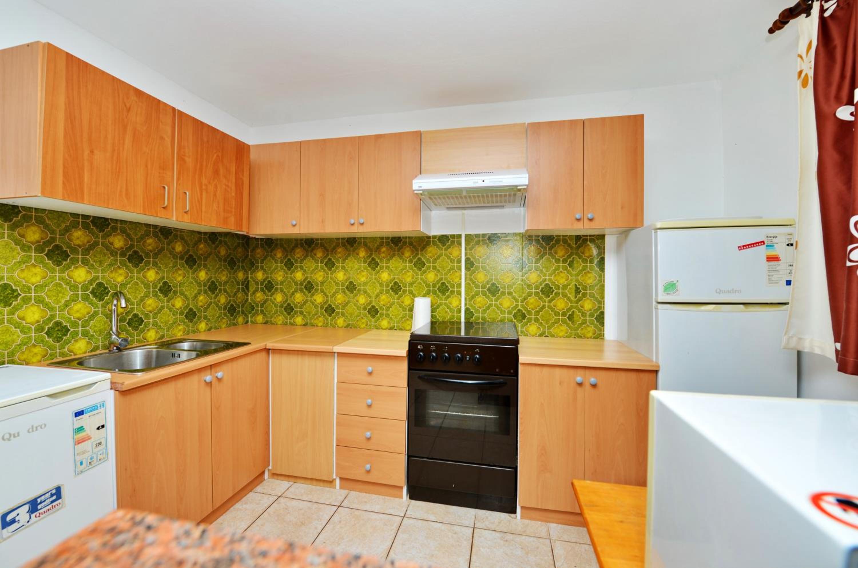 Charming Apartment in Vir with Terrace and Garden