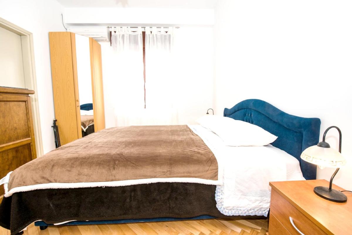 One bedroom appartement at Kastel Stafilic 200 m away from the beach with shared pool enclosed garden and wifi