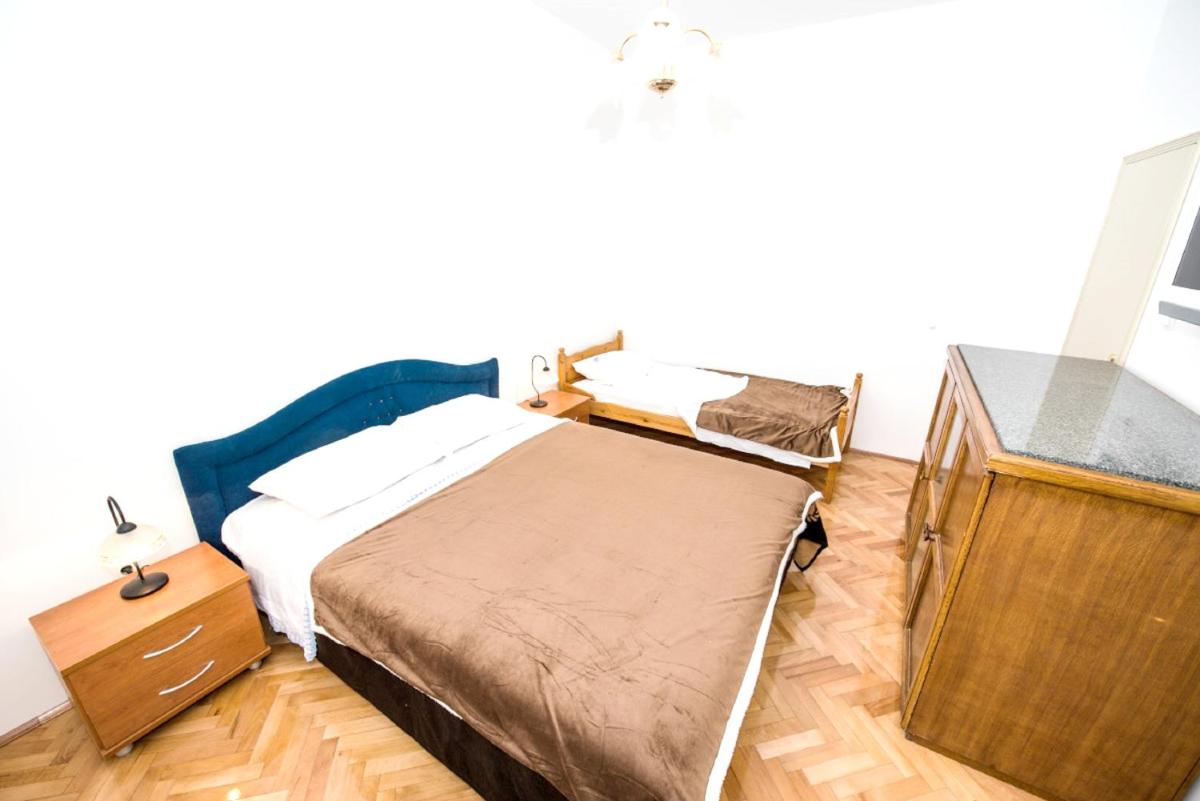 One bedroom appartement at Kastel Stafilic 200 m away from the beach with shared pool enclosed garden and wifi