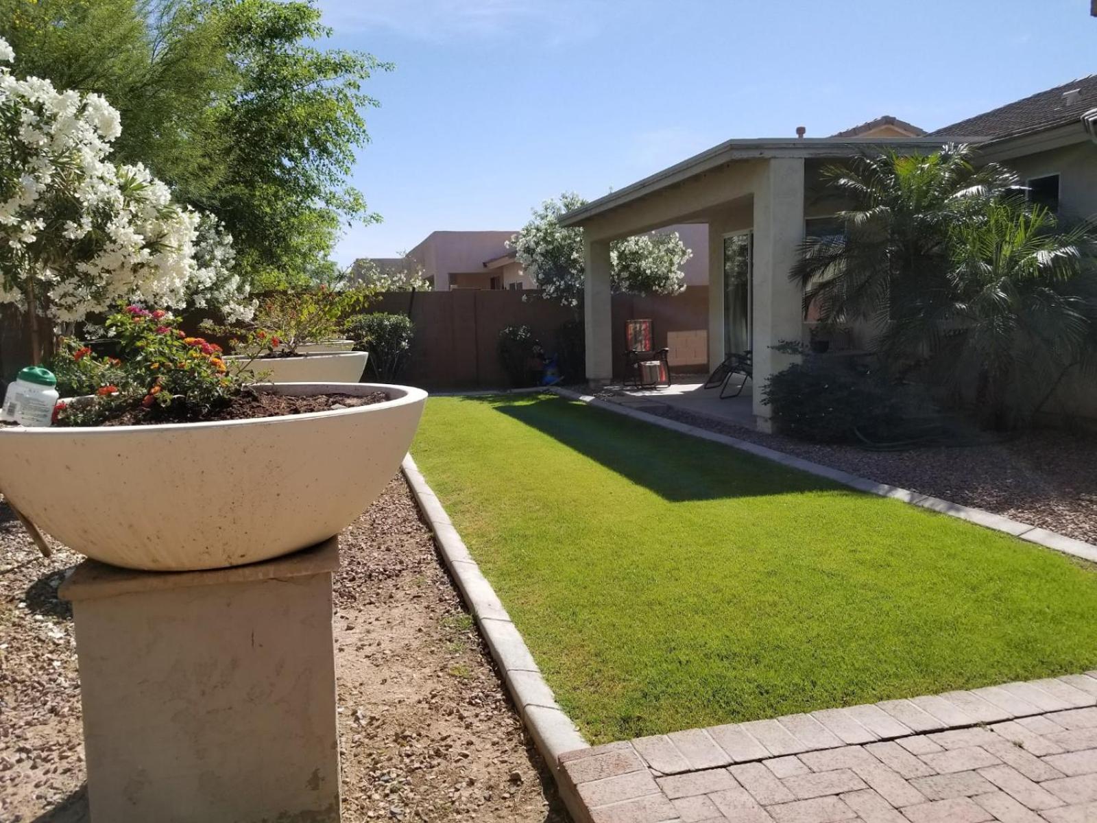 Phoenix home near freeways and airport view 5