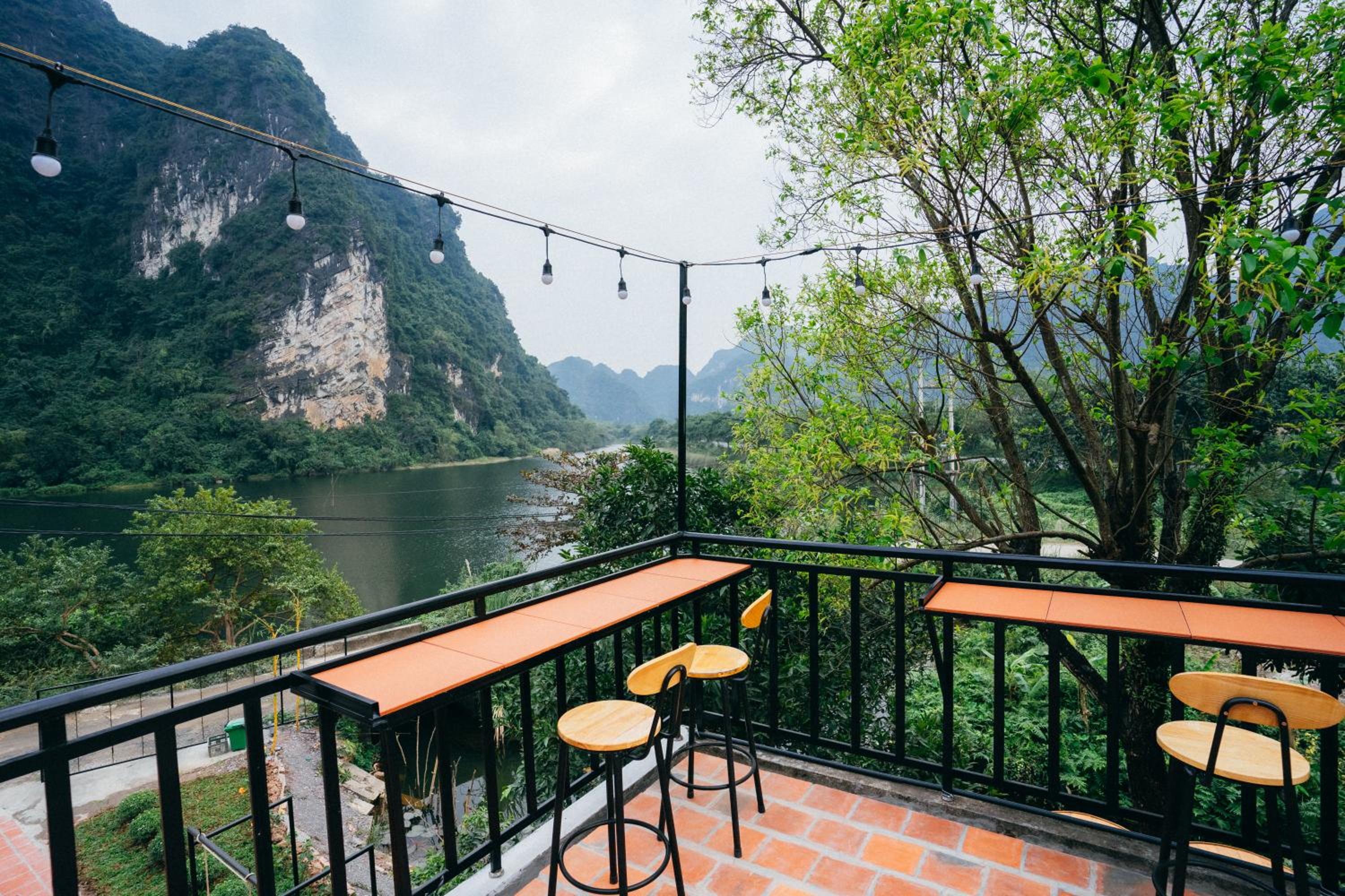 Trang An Freedom Hood view 5