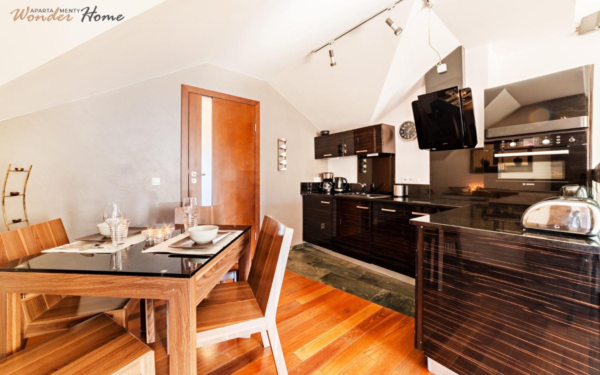 Wonder Home - Apartament Cud Malina z kominkiem, klimatyzacją i widokiem na Karkonosze, blisko centrum, stoku, restauracji, aquaparku