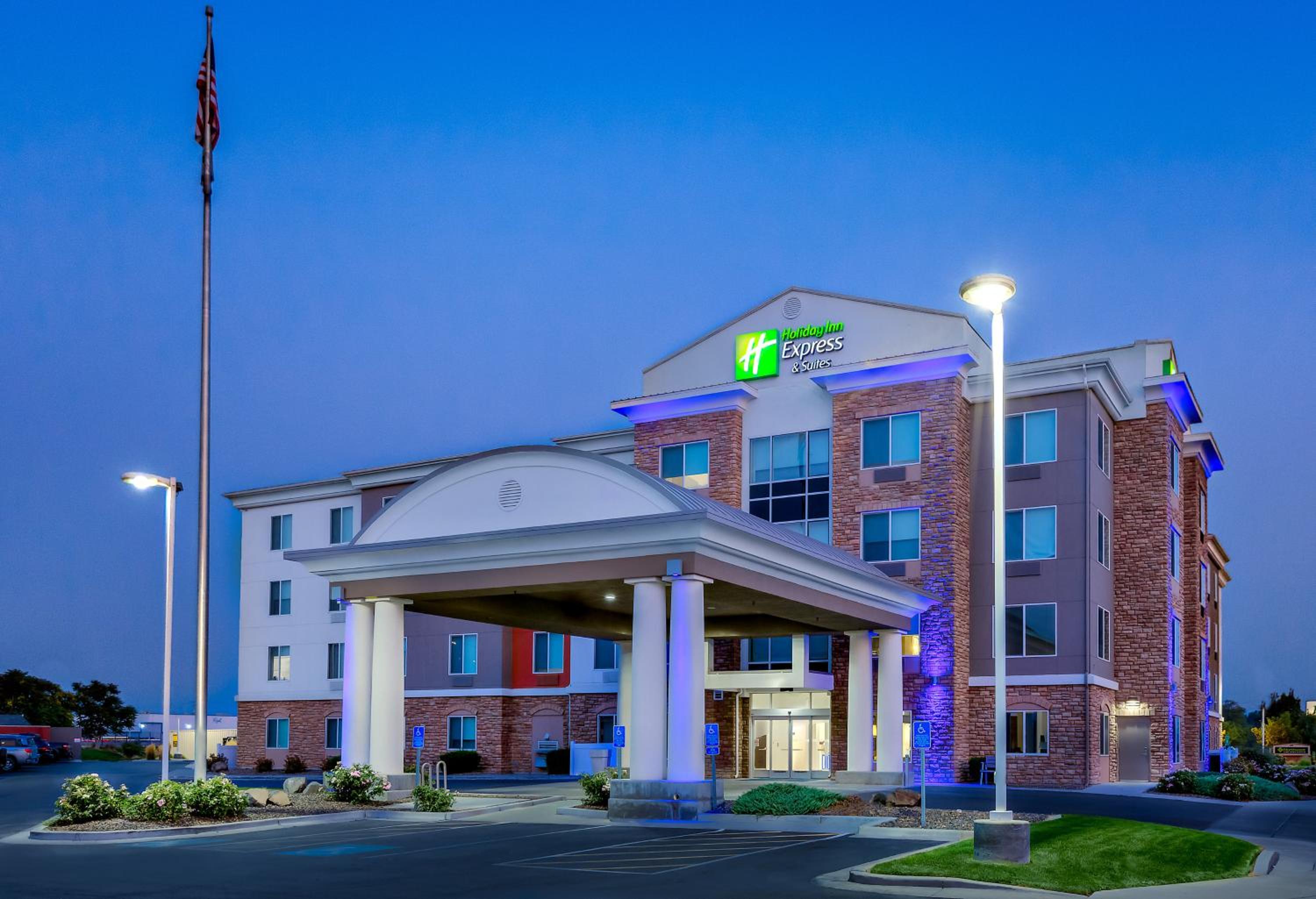 Ontario Vacations - Holiday Inn Express Hotel  Suites Ontario, an IHG Hotel - Property Image 3