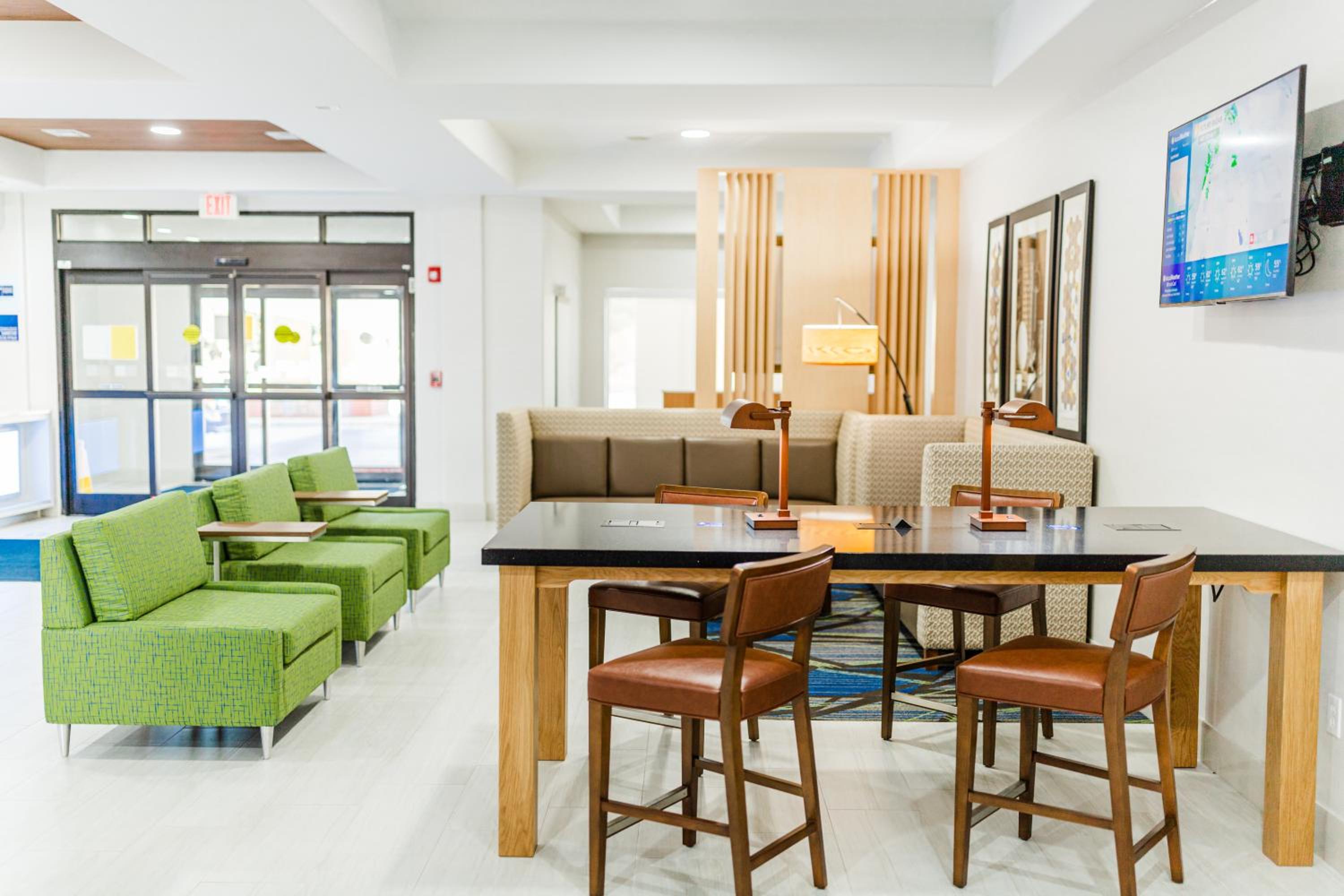Greenville Vacations - Holiday Inn Express Hotel  Suites Greenville, an IHG Hotel - Property Image 3