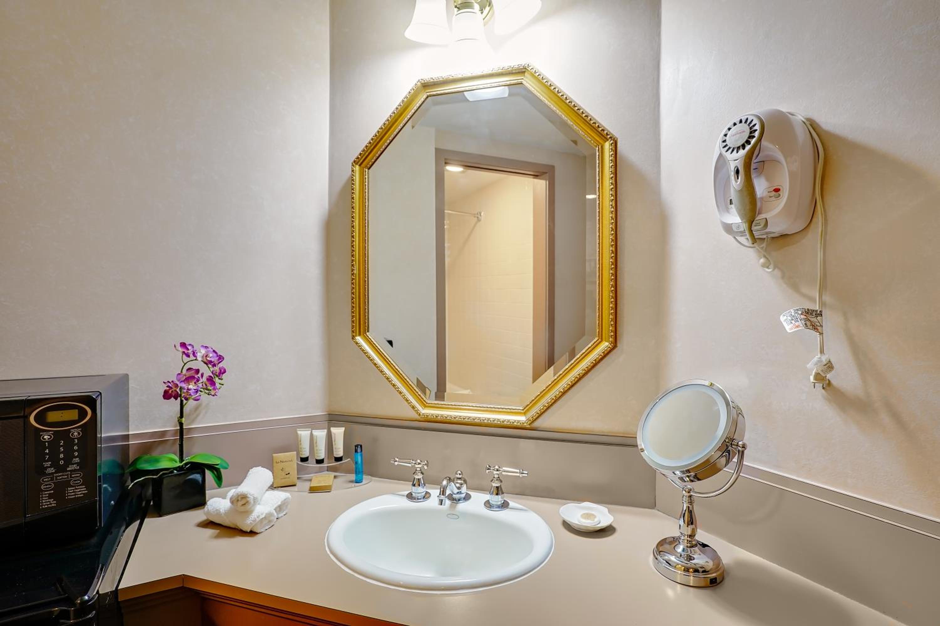 Best Western Potsdam University Park Inn