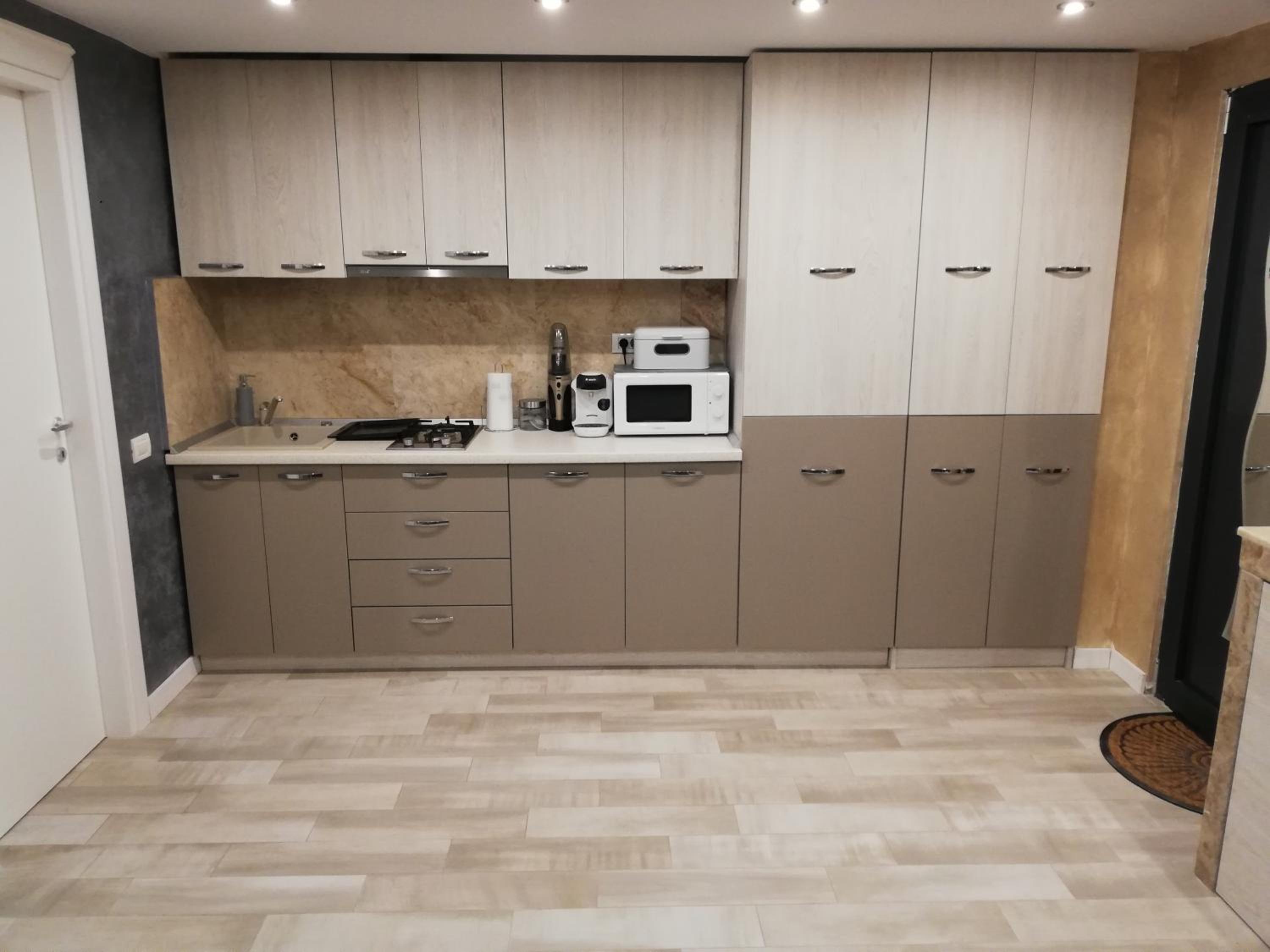 Tomis Suite view 4