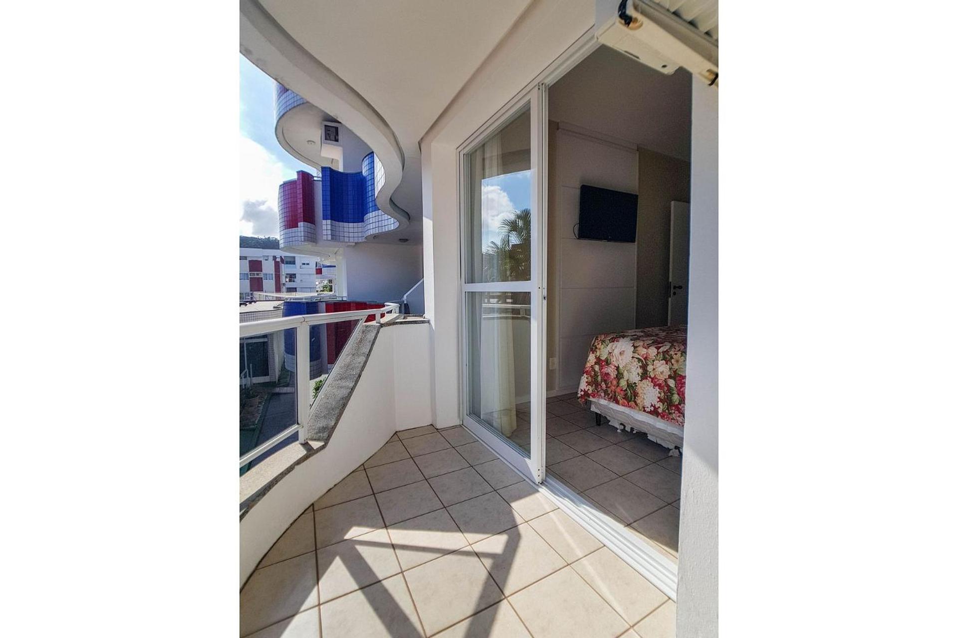 Apartment for 6 people facing the pool - HB37F
