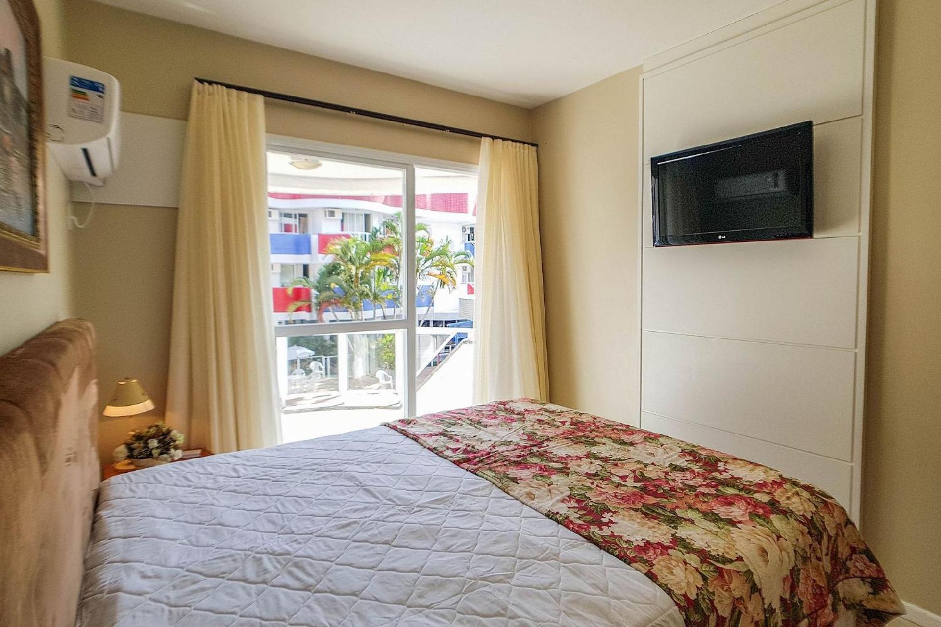 Apartment for 6 people facing the pool - HB37F