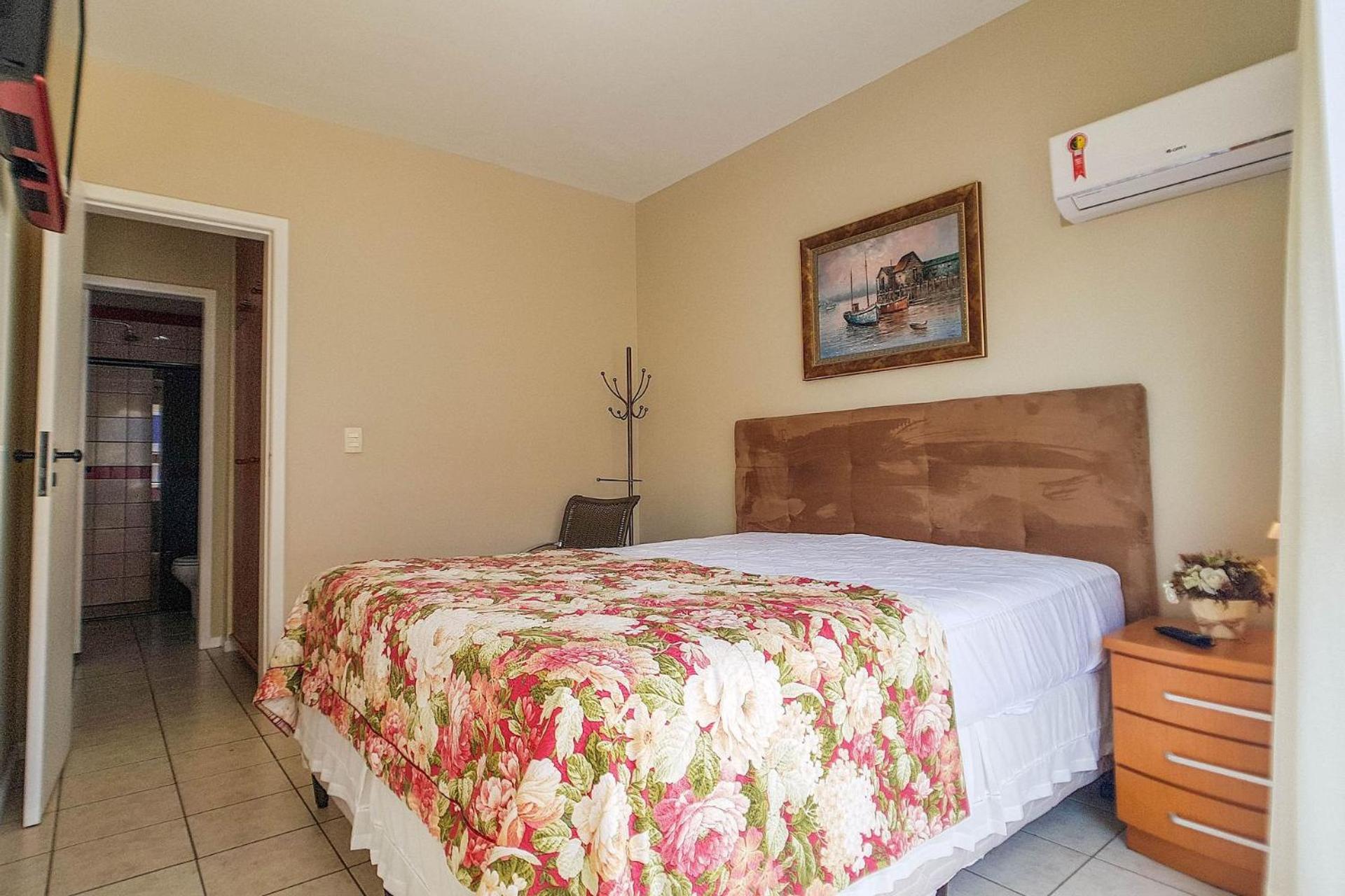 Apartment for 6 people facing the pool - HB37F