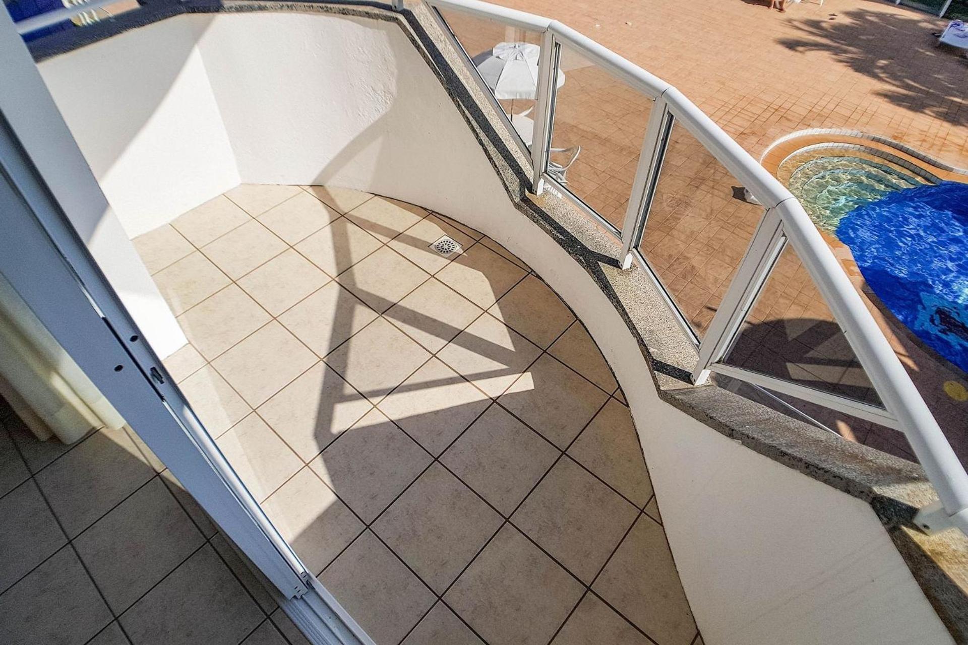 Apartment for 6 people facing the pool - HB37F