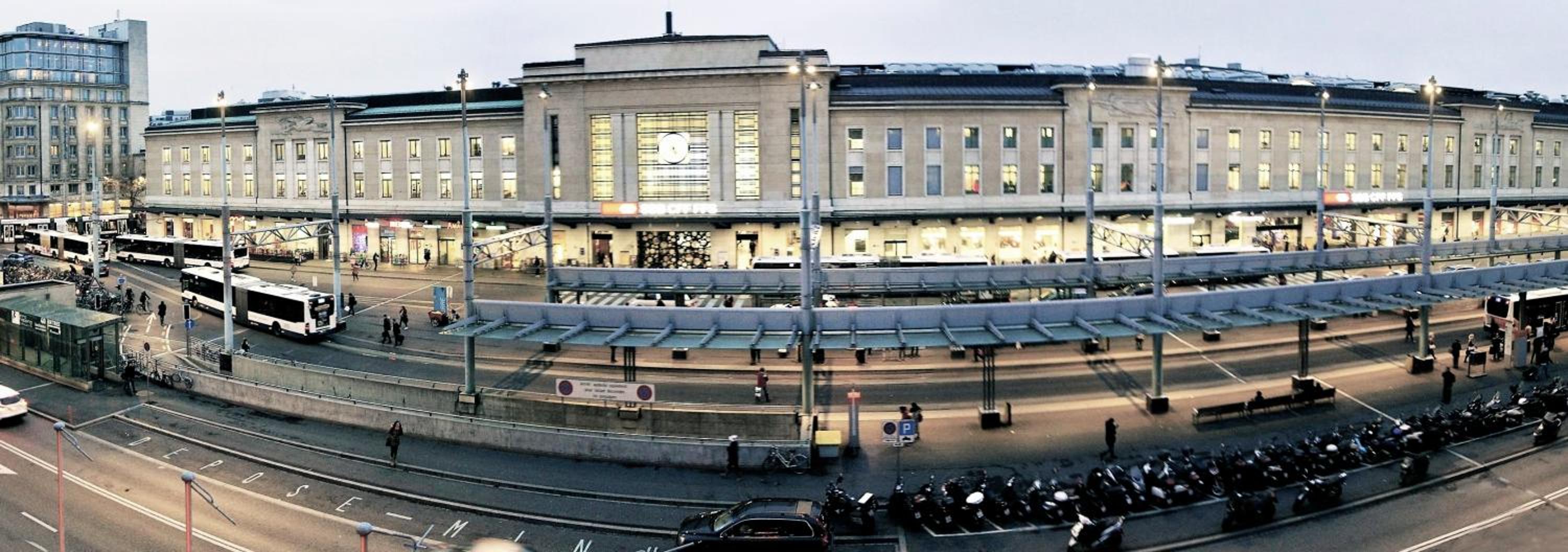 Hotel Les Arcades - Image 1