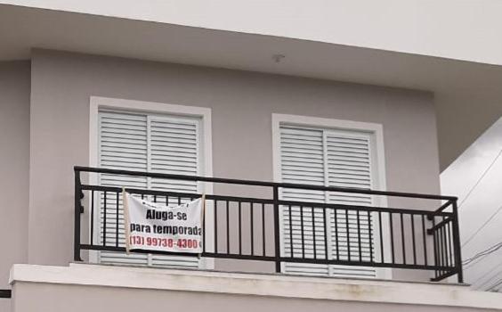Sobrado frente ao SESC, WIFI 300MB, 2 vagas auto, cozinha, churrasqueira, moderno e reformado