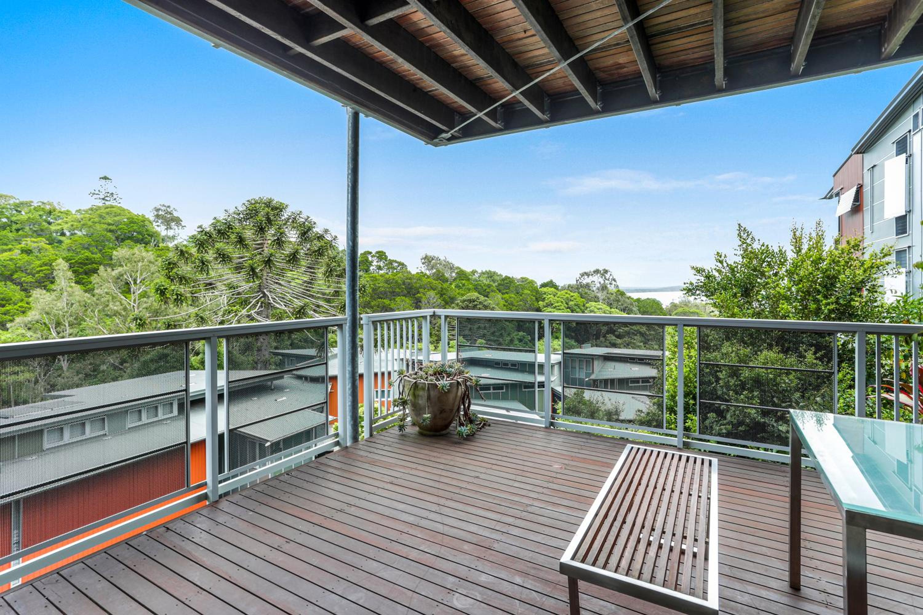 Trendy treetop living with sea views, Noosa Heads