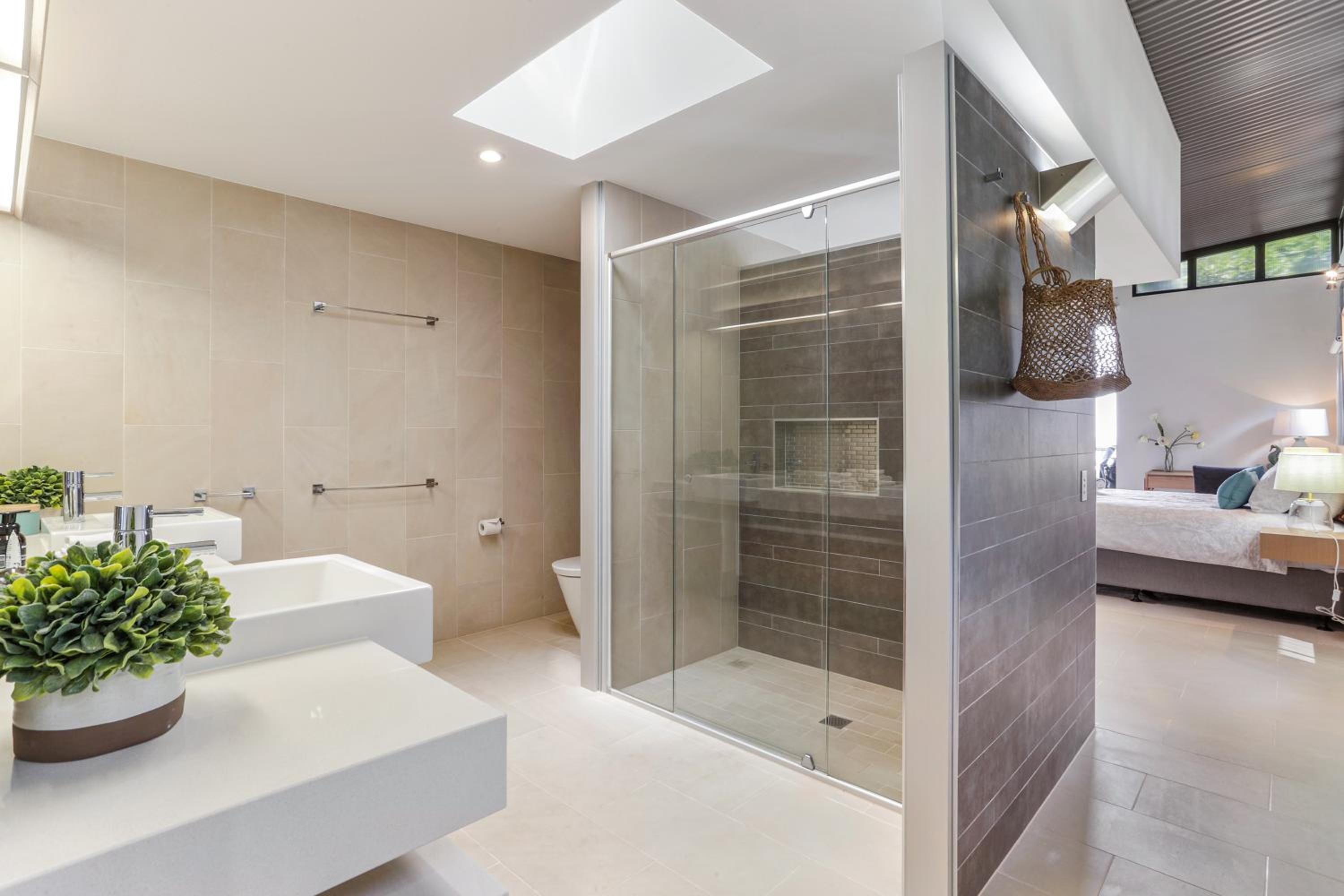 Trendy treetop living with sea views, Noosa Heads