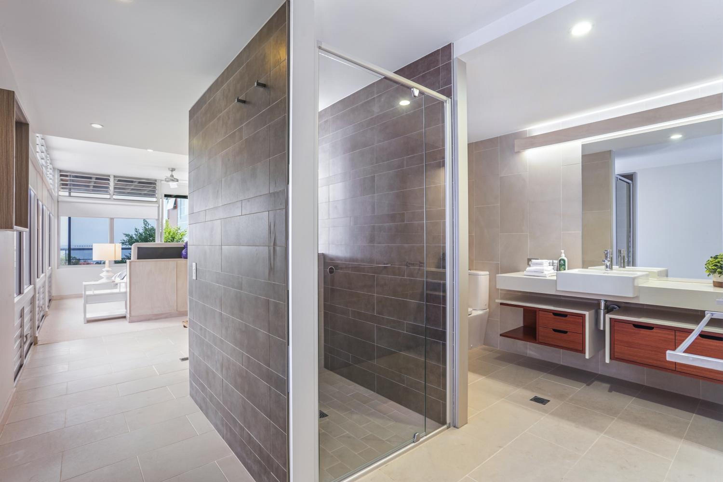 Trendy treetop living with sea views, Noosa Heads