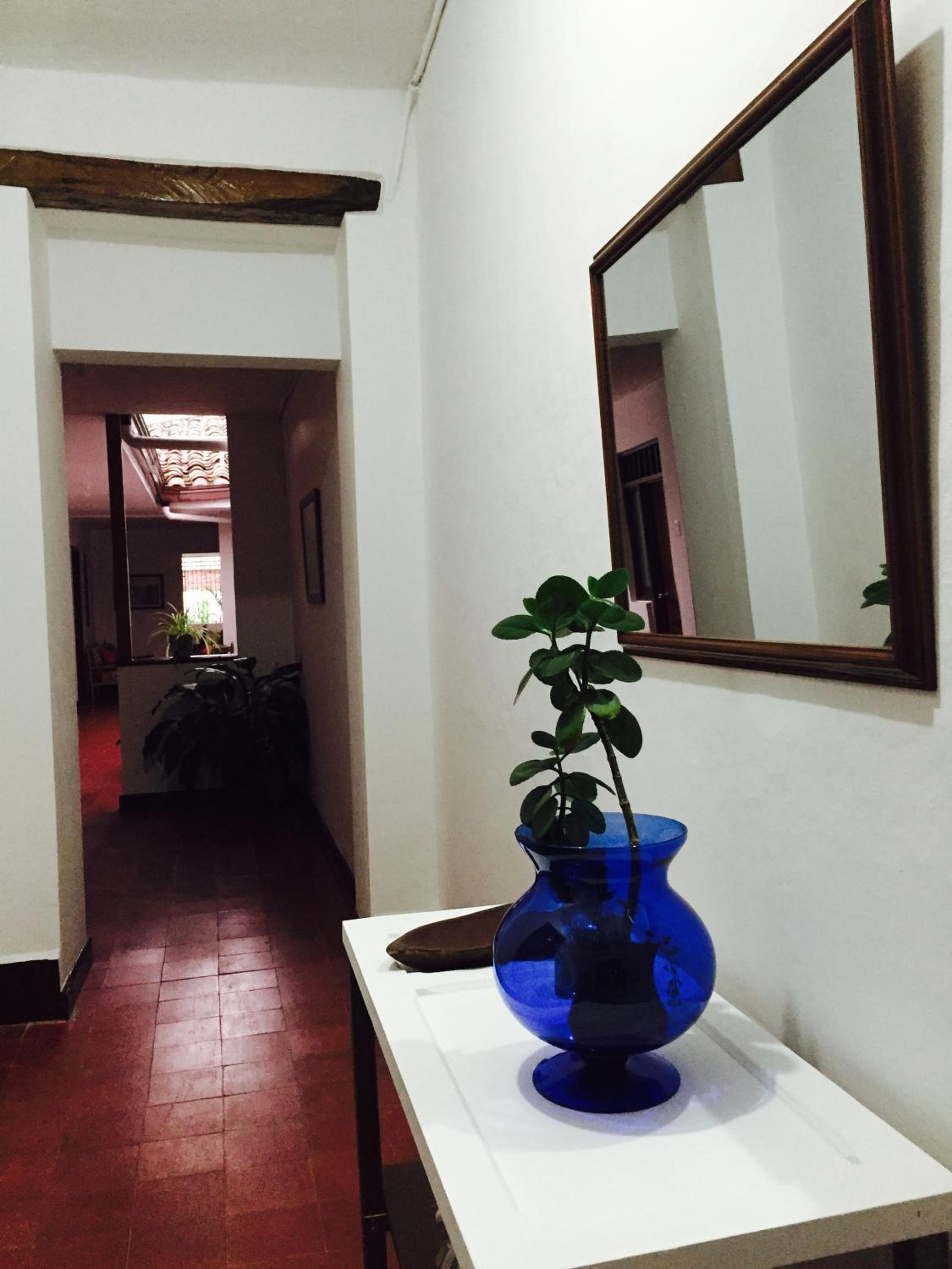 Casa Helga a dos cuadras de la Basílica, casa entera con jardín amplio, 6 habitaciones, 5 baños, cocina, comedor y sala de TV