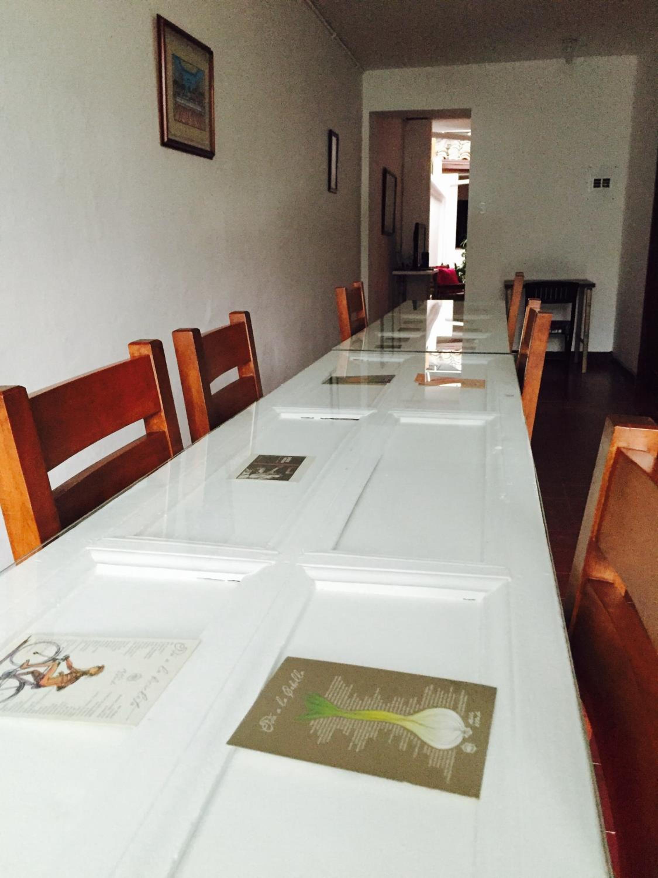 Casa Helga a dos cuadras de la Basílica, casa entera con jardín amplio, 6 habitaciones, 5 baños, cocina, comedor y sala de TV