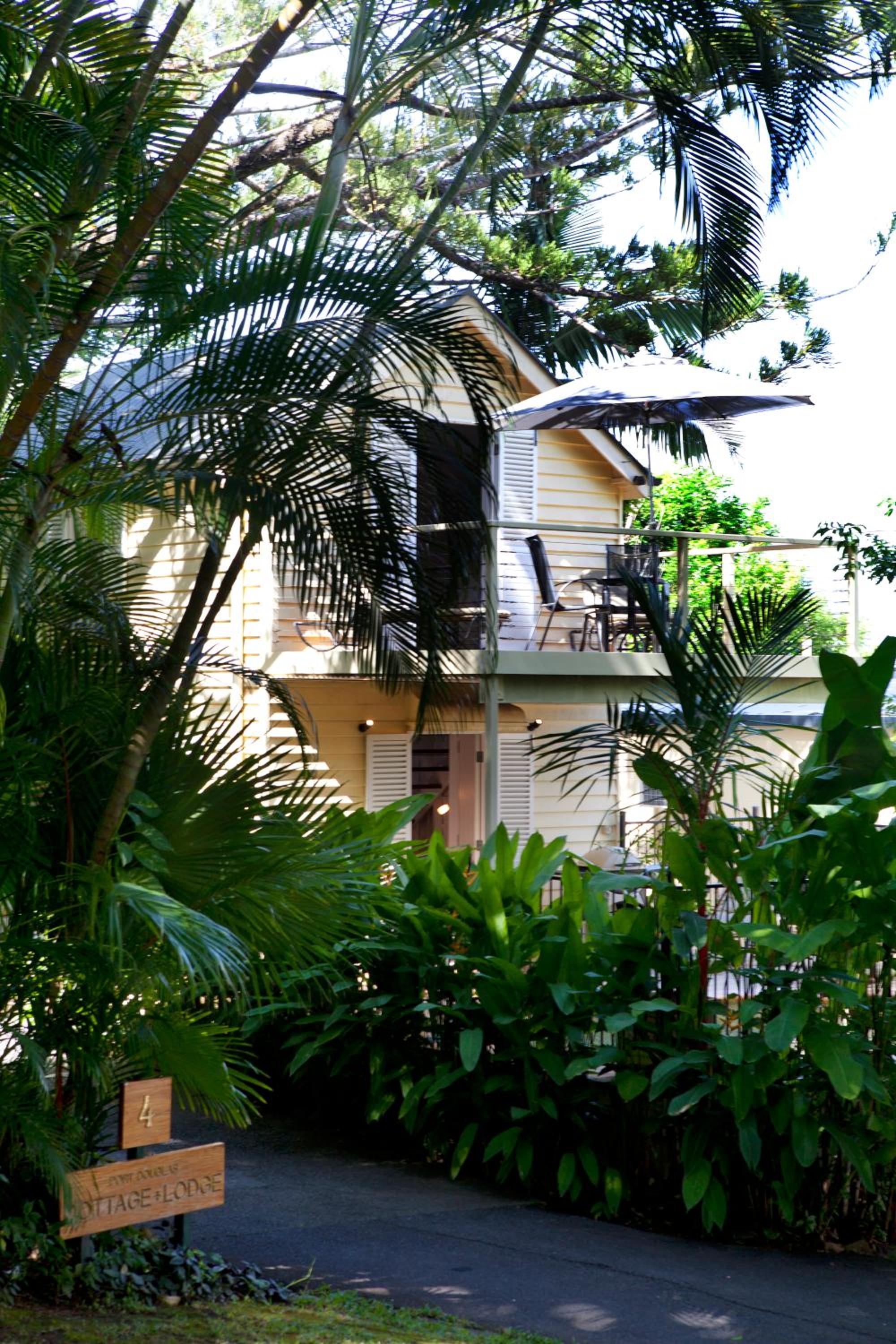 Hotel Port Douglas Cottage & Lodge - Image 1