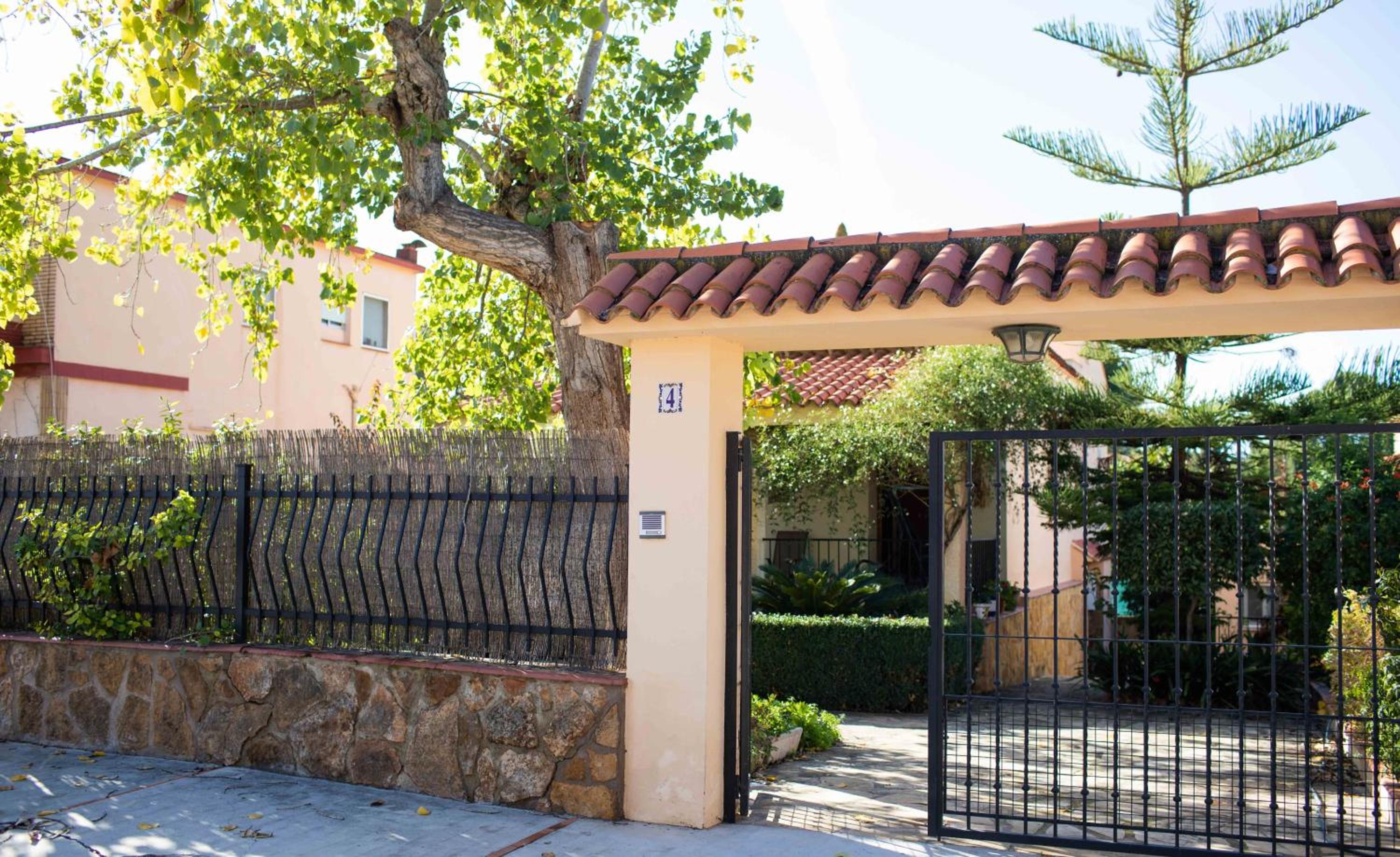 FLORIT FLATS - Citrus Villa - BBQ & POOL - 5 Guests view 3