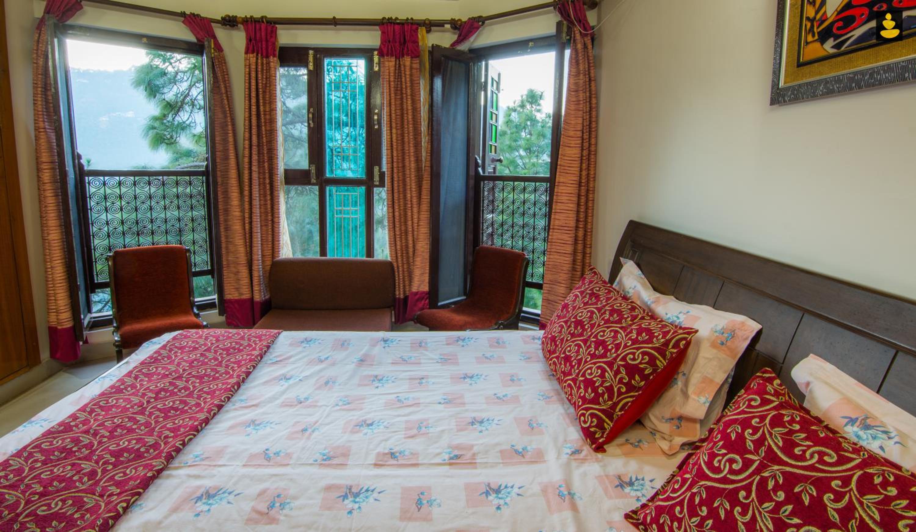LivingStone 2BHK Villa, Kasauli view 5