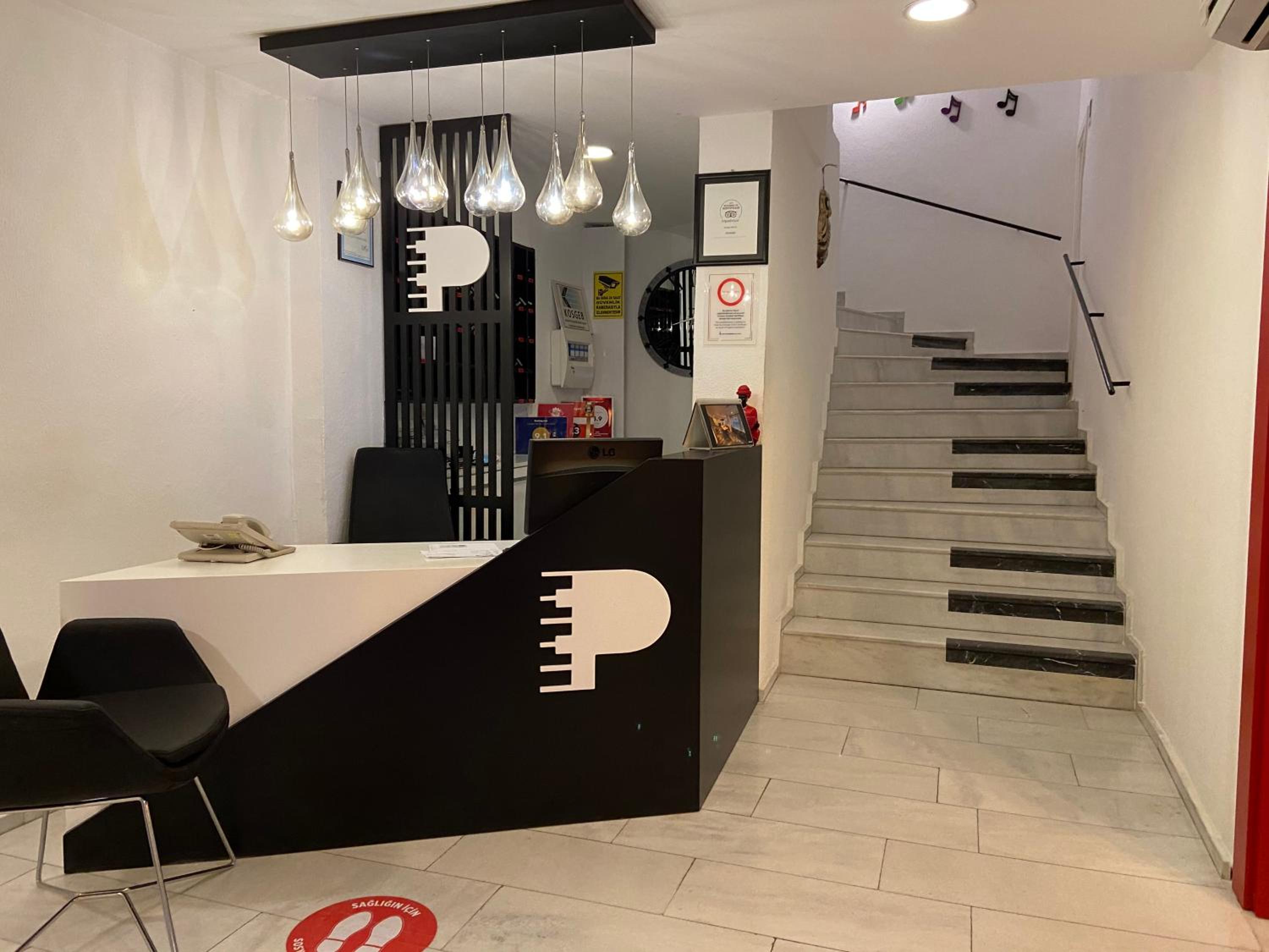 Piano Hotel - Image 14