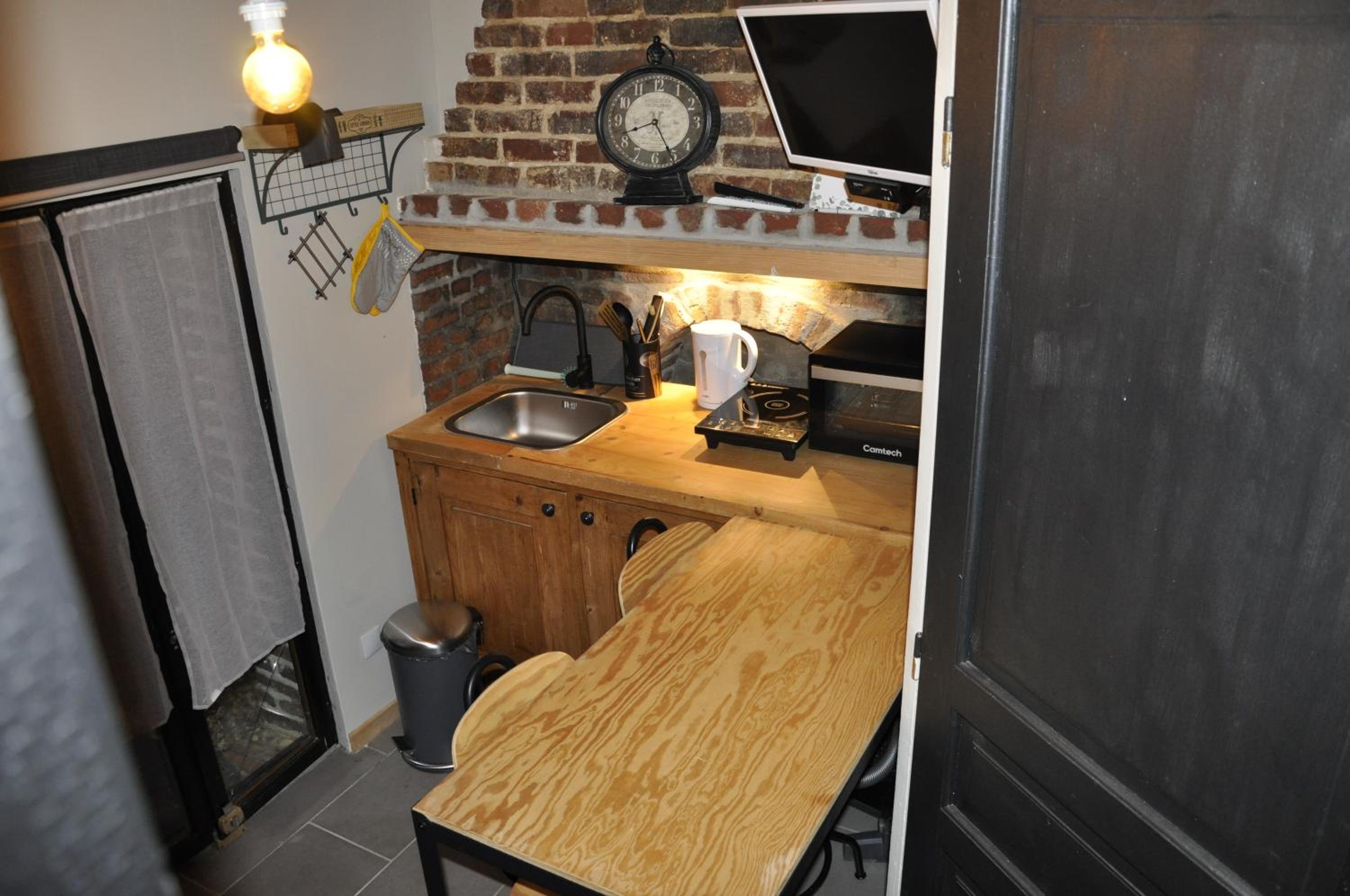 Photo 6