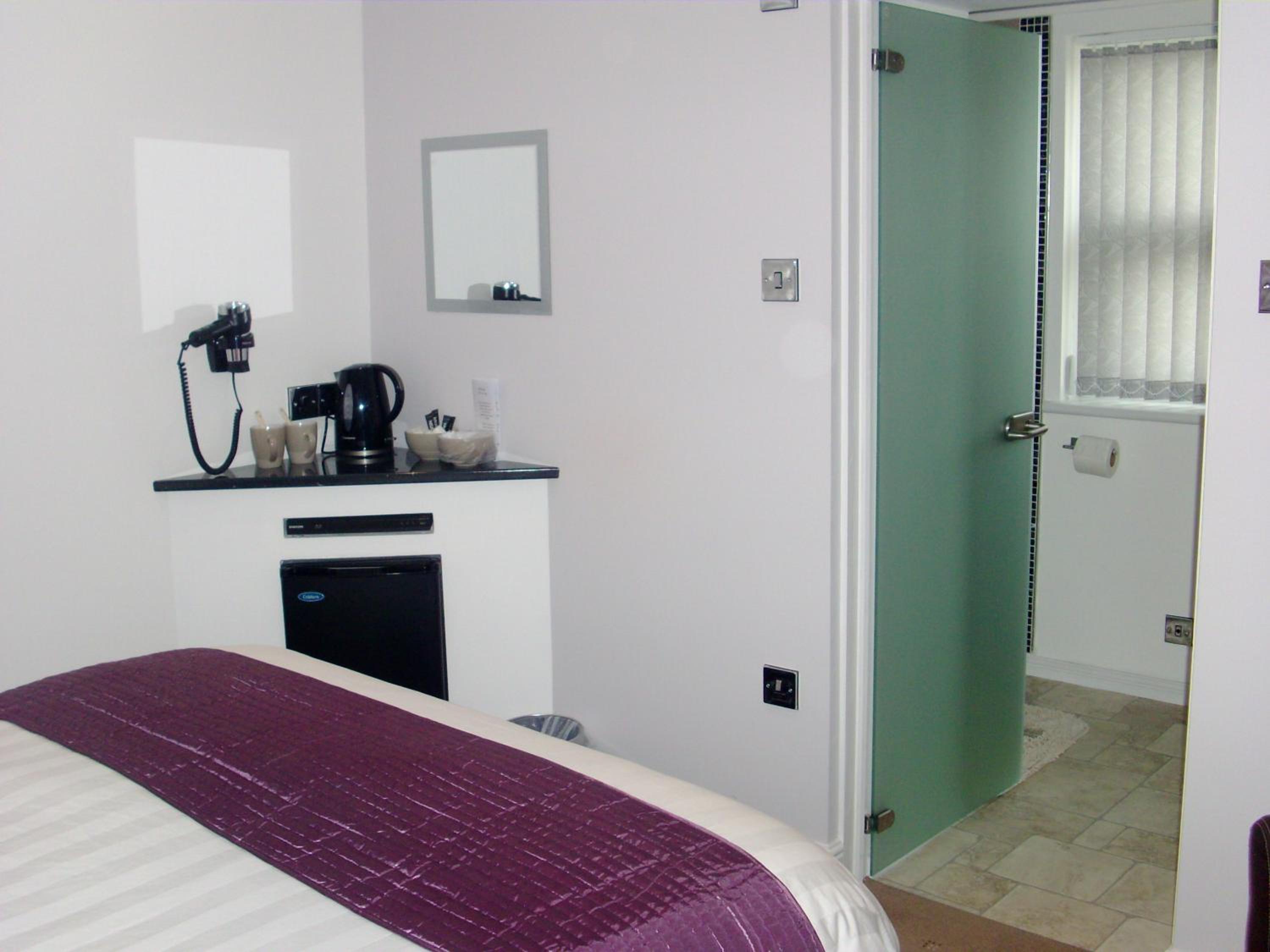 Farnham Hotel