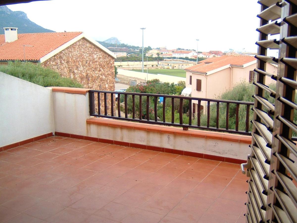 3 bedrooms house at Golfo Aranci 500 m away from the beach with sea view and furnished terrace