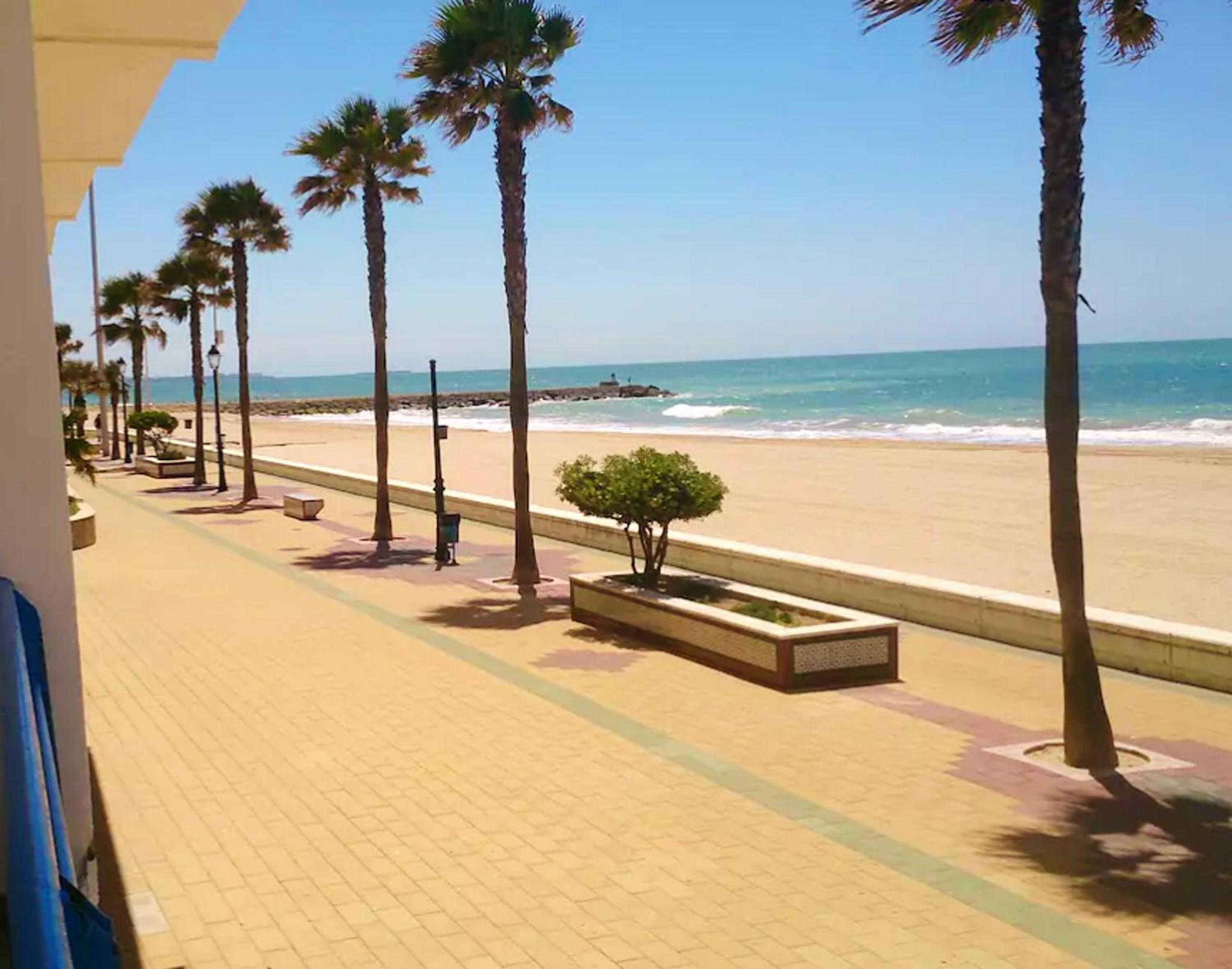 Apartment with Sea View in Rota 45m² + Terrace view 5
