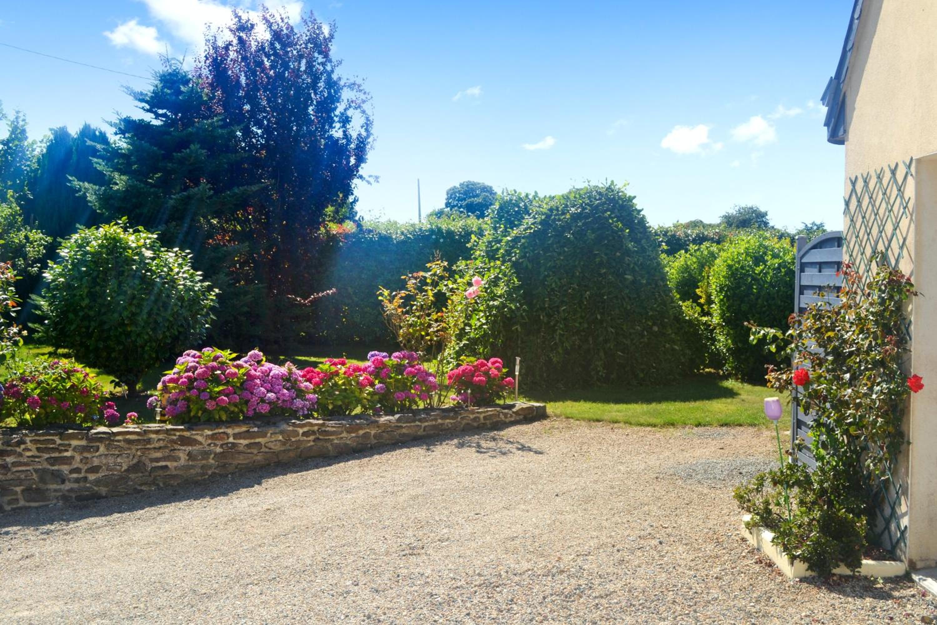 Maison de 4 chambres avec jardin clos et wifi a Tregomeur a 8 km de la plage