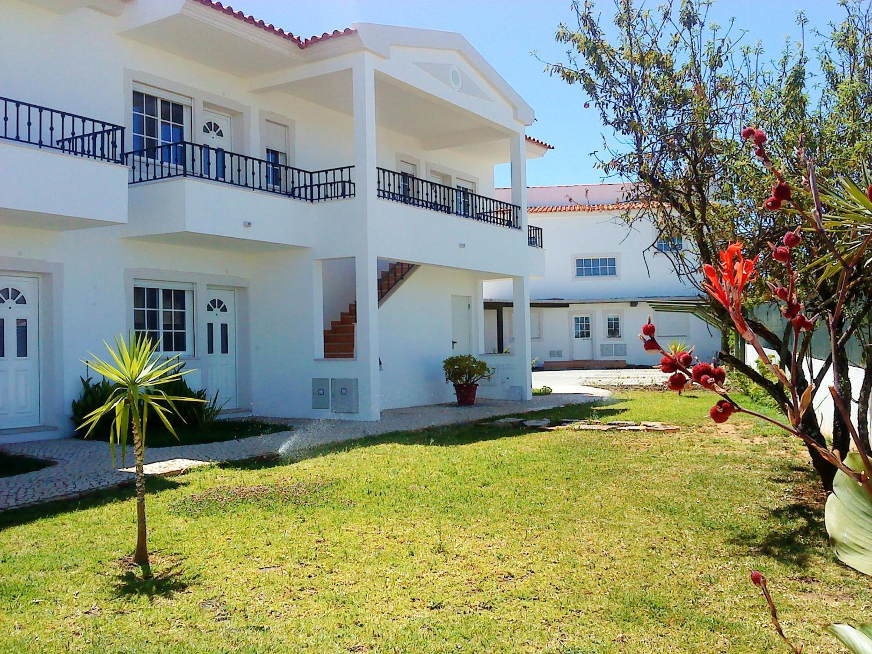 Charming Apartment in Albufeira with Shared Pool view 3