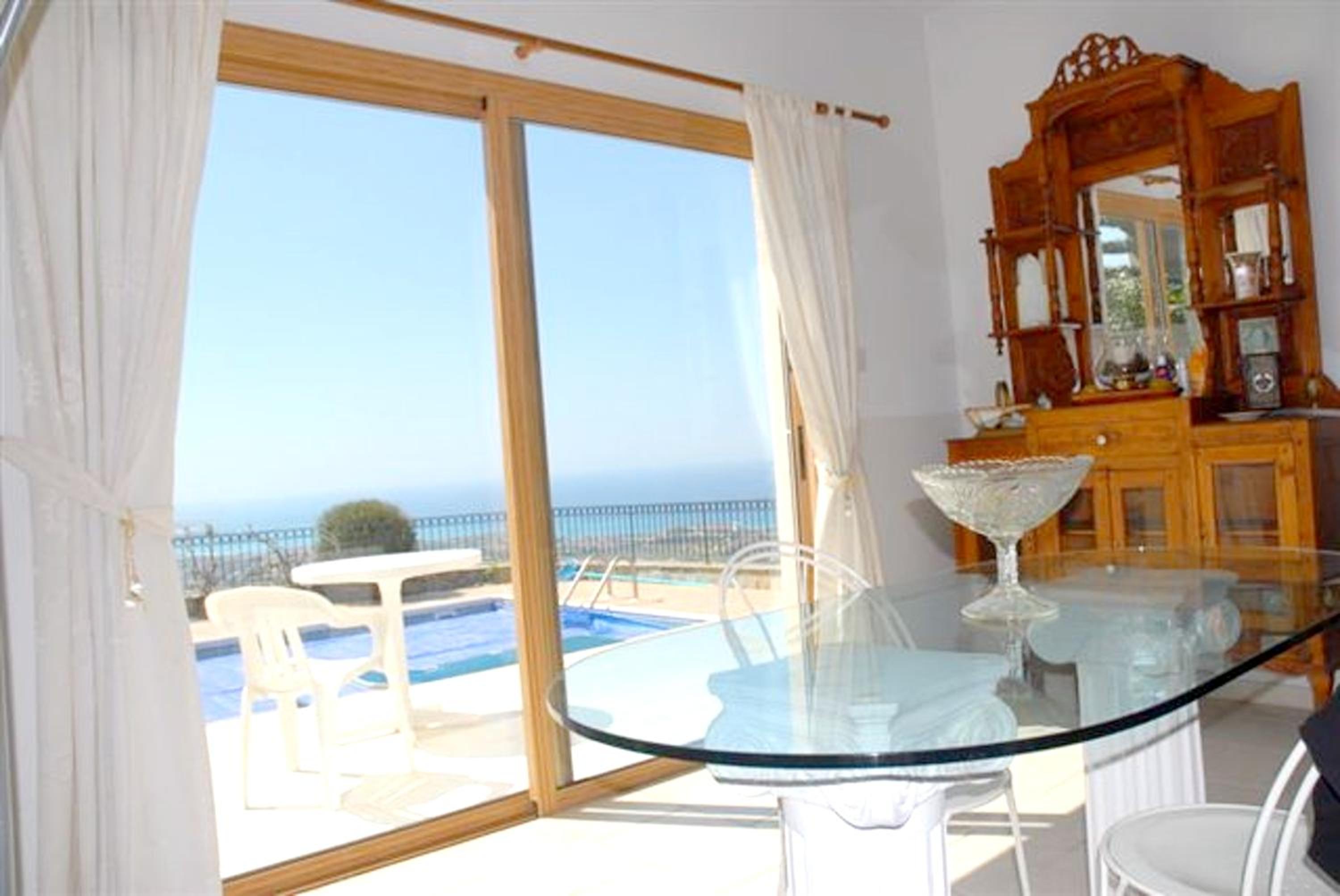 Peyia Villa with sea view, private pool, and garden