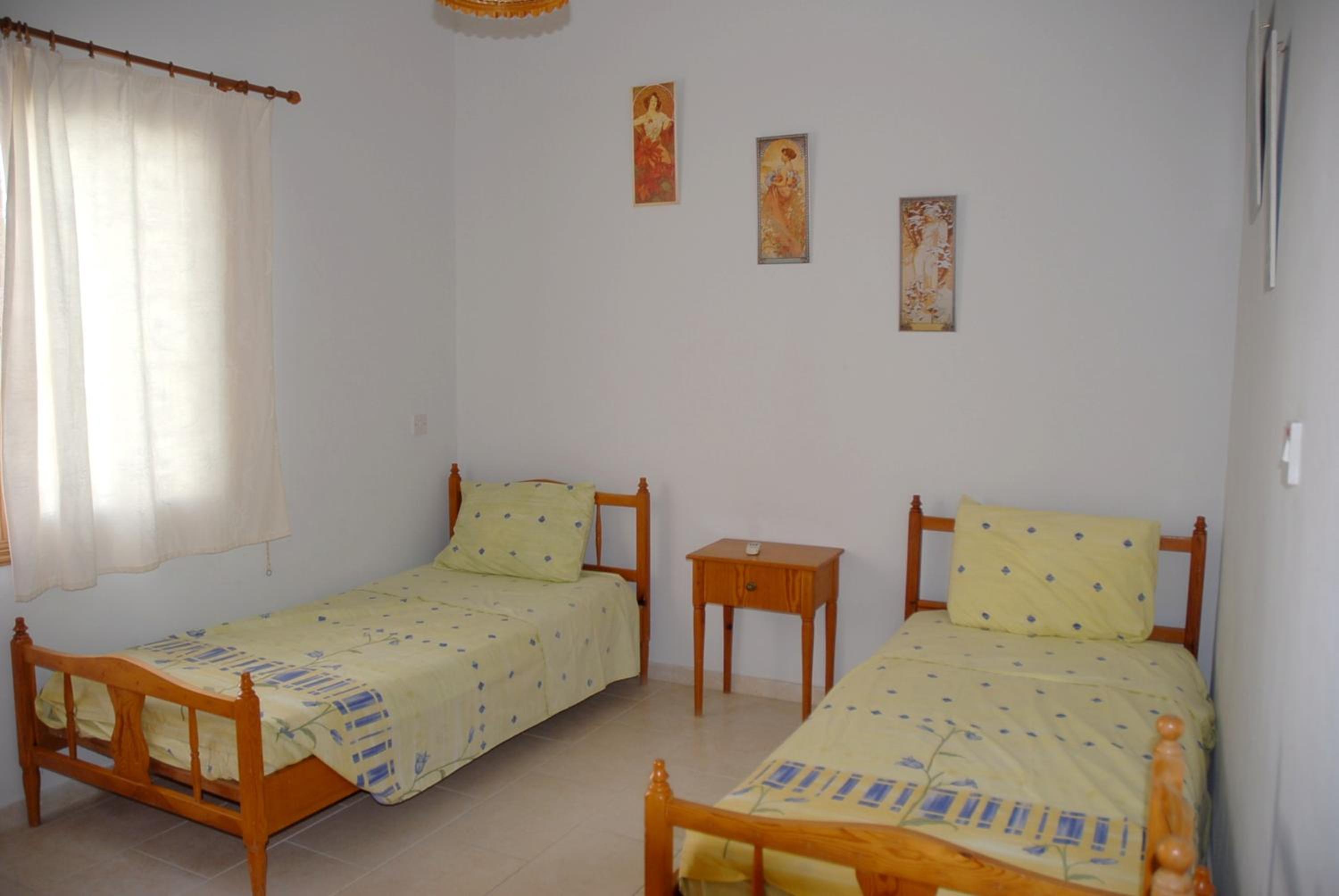 Peyia Villa with sea view, private pool, and garden