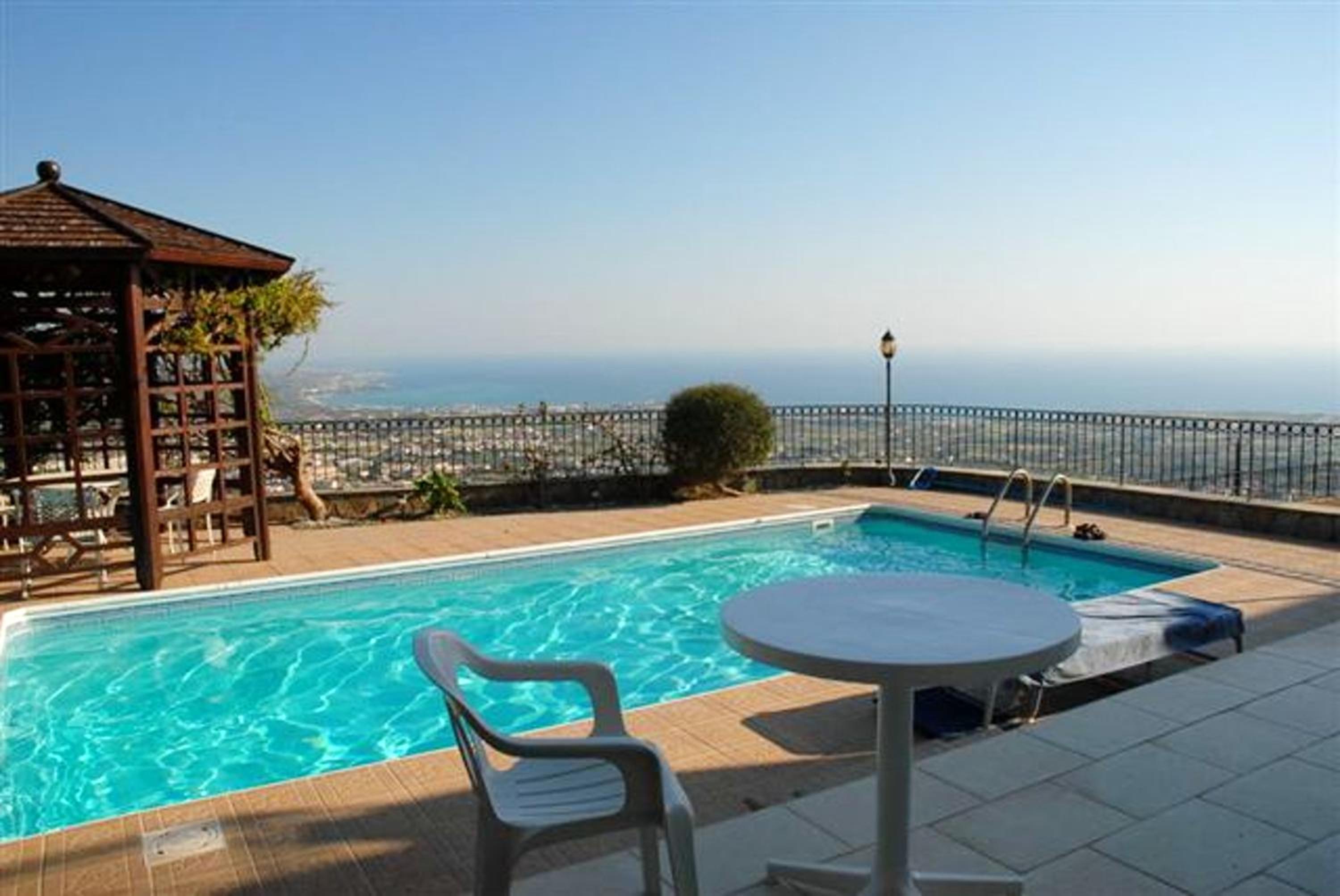Peyia Villa with sea view, private pool, and garden