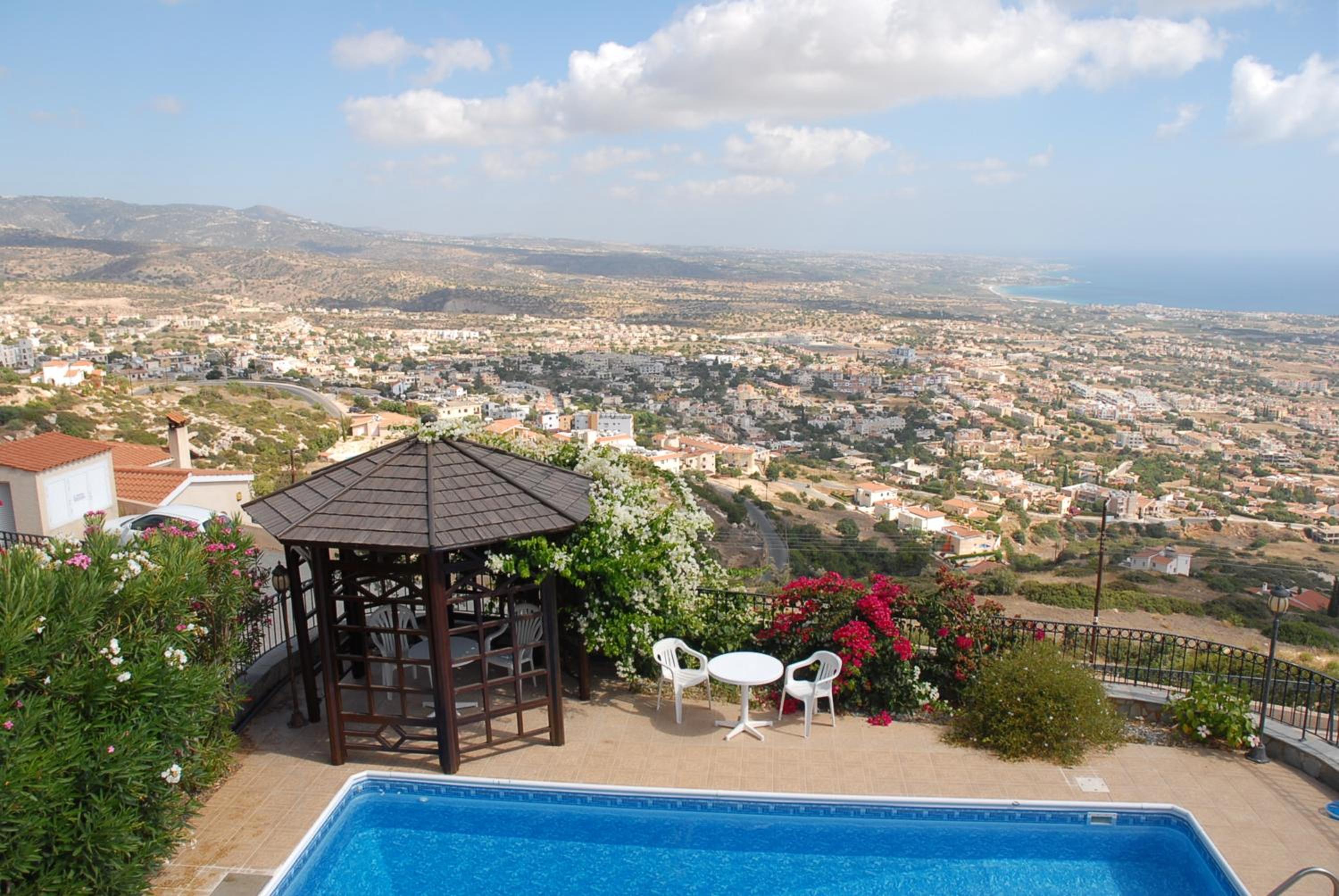 Peyia Villa with sea view, private pool, and garden