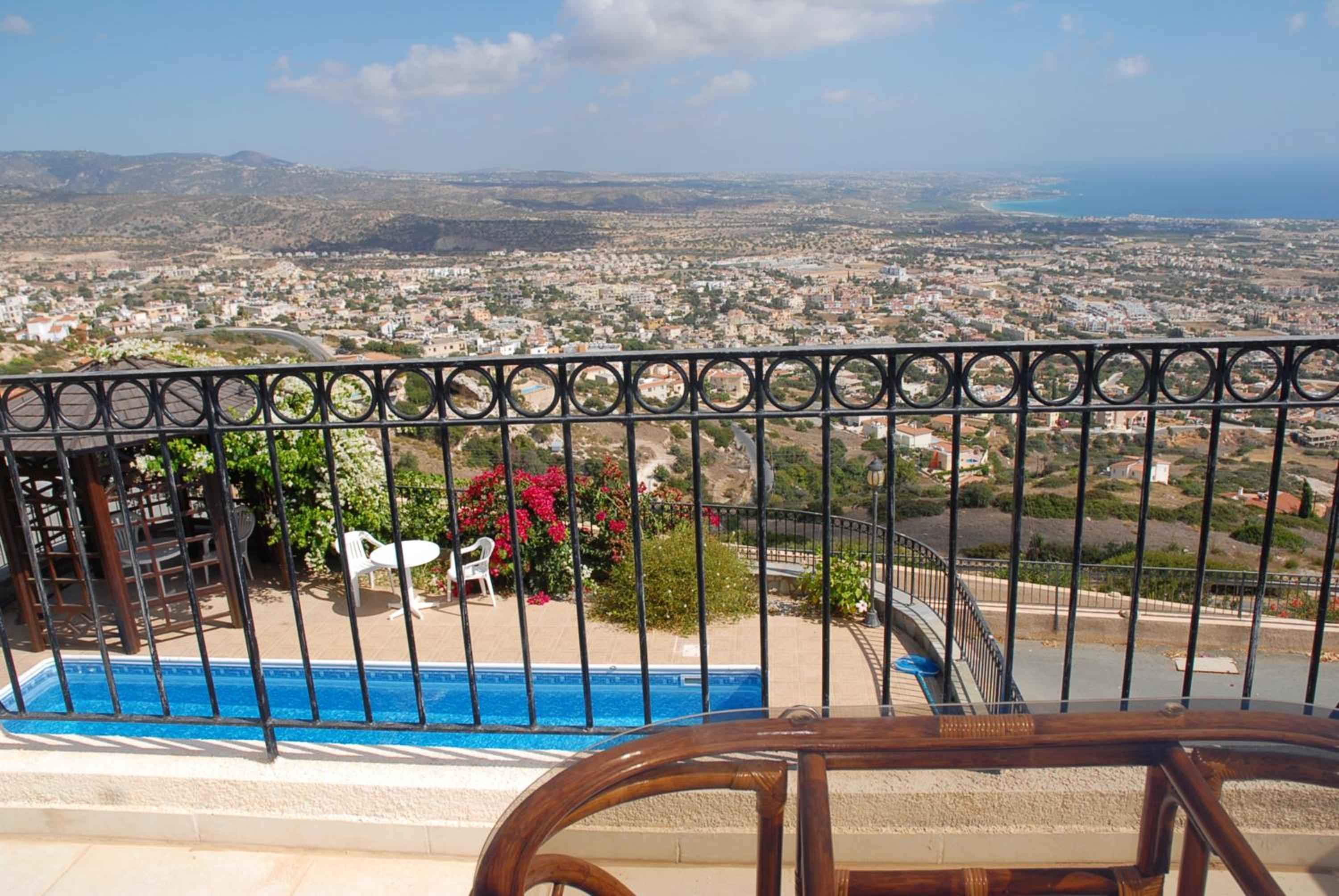 Peyia Villa with sea view, private pool, and garden