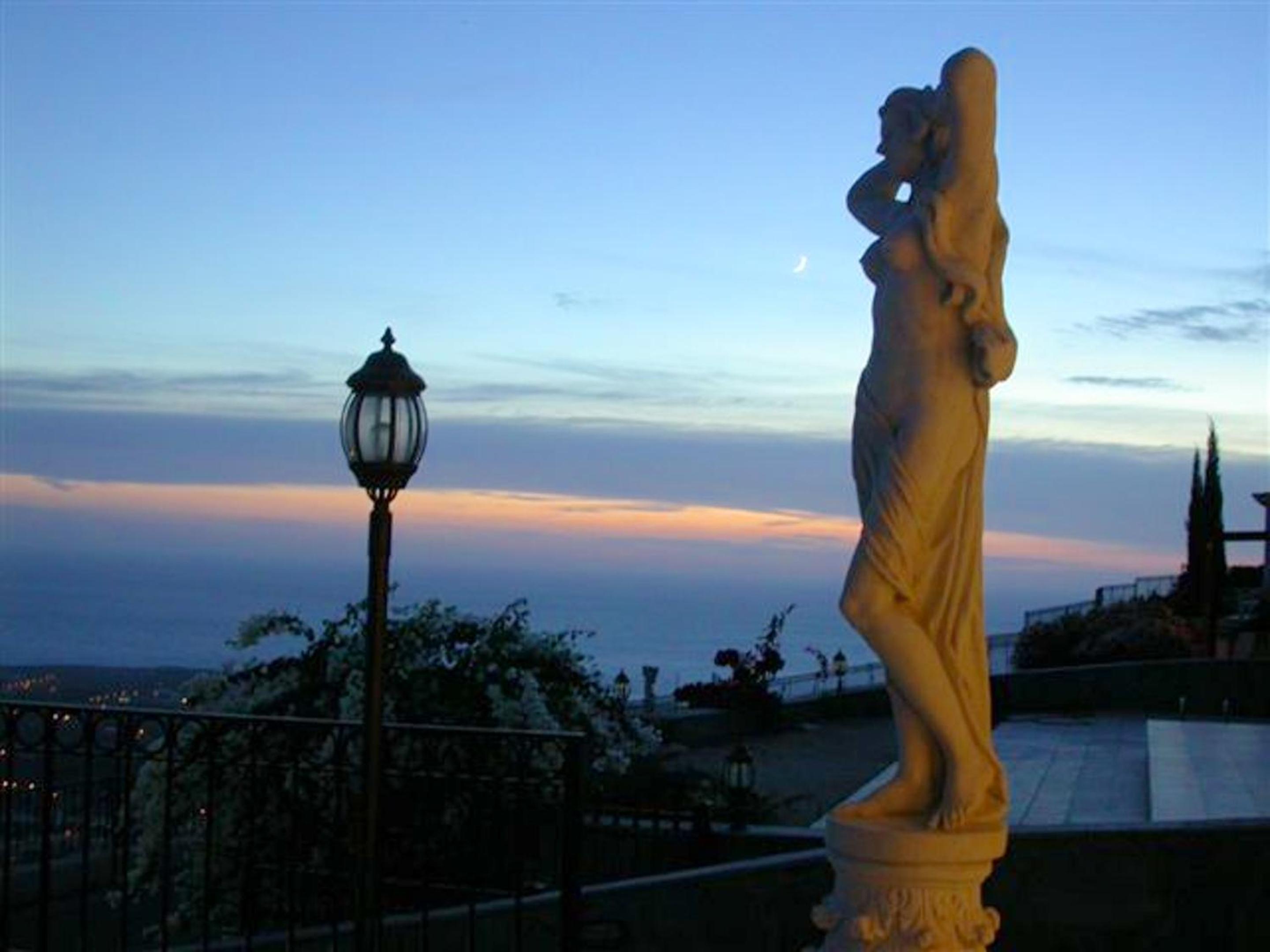 Peyia Villa with sea view, private pool, and garden