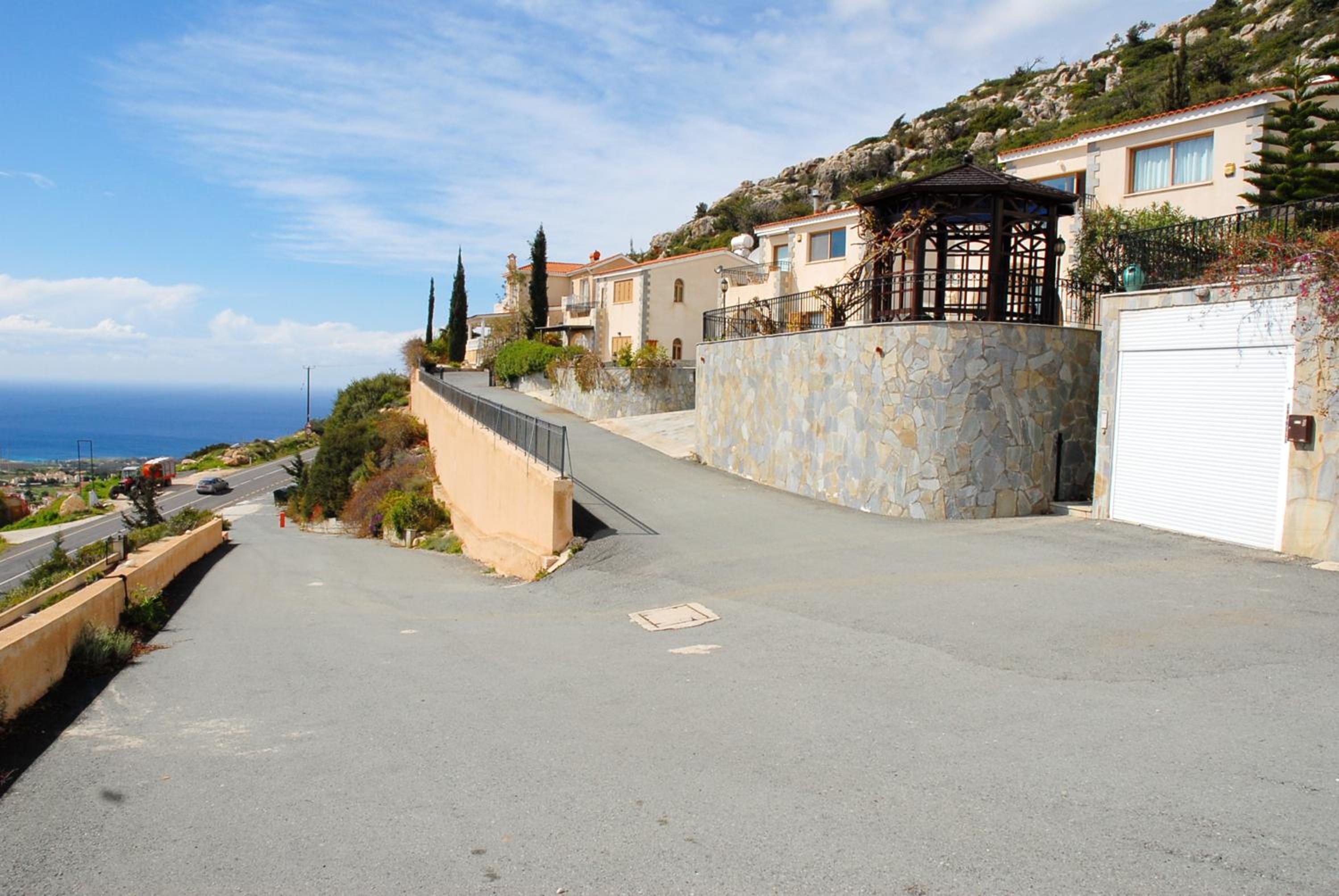 Peyia Villa with sea view, private pool, and garden