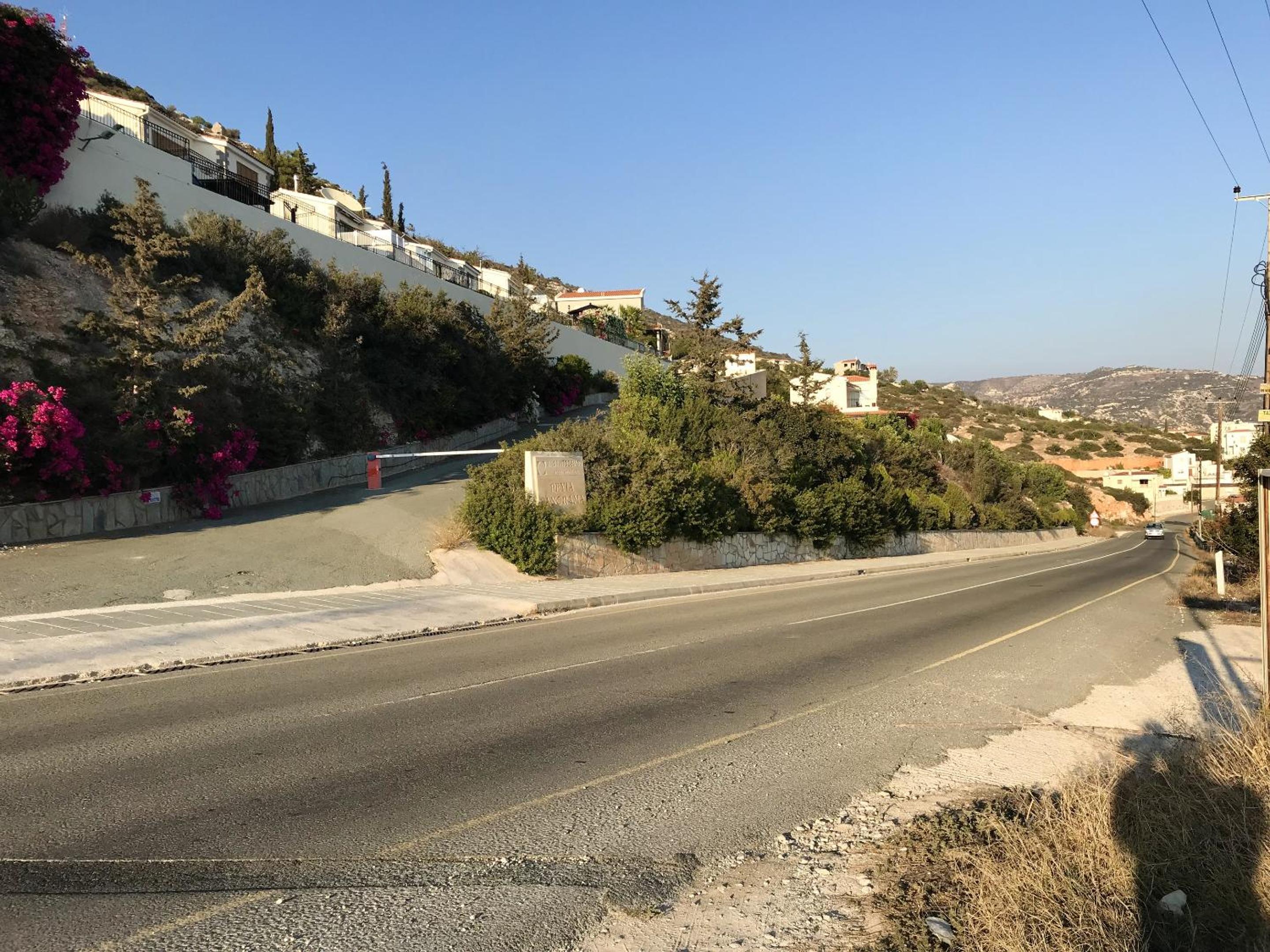 Peyia Villa with sea view, private pool, and garden