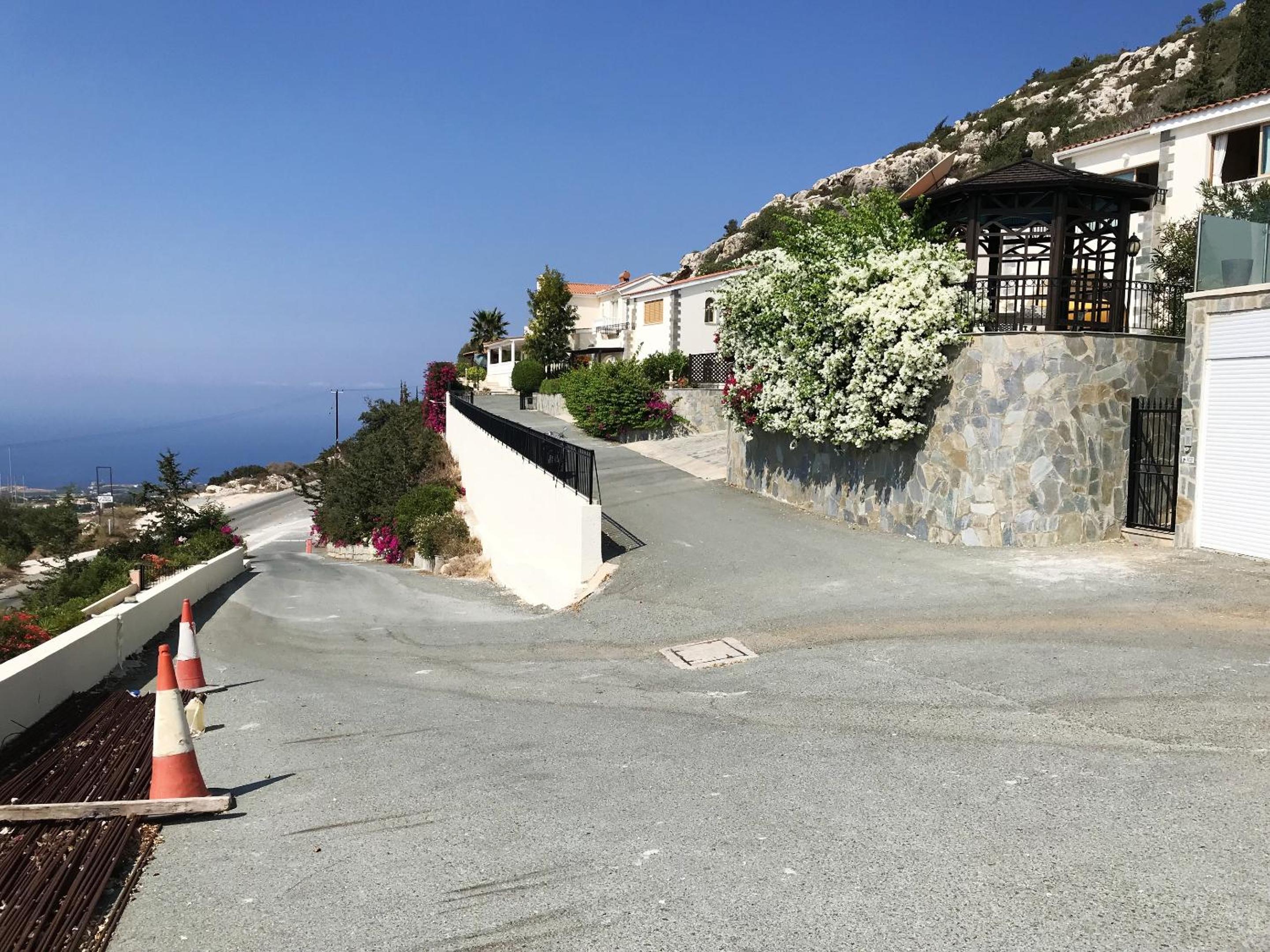 Peyia Villa with sea view, private pool, and garden