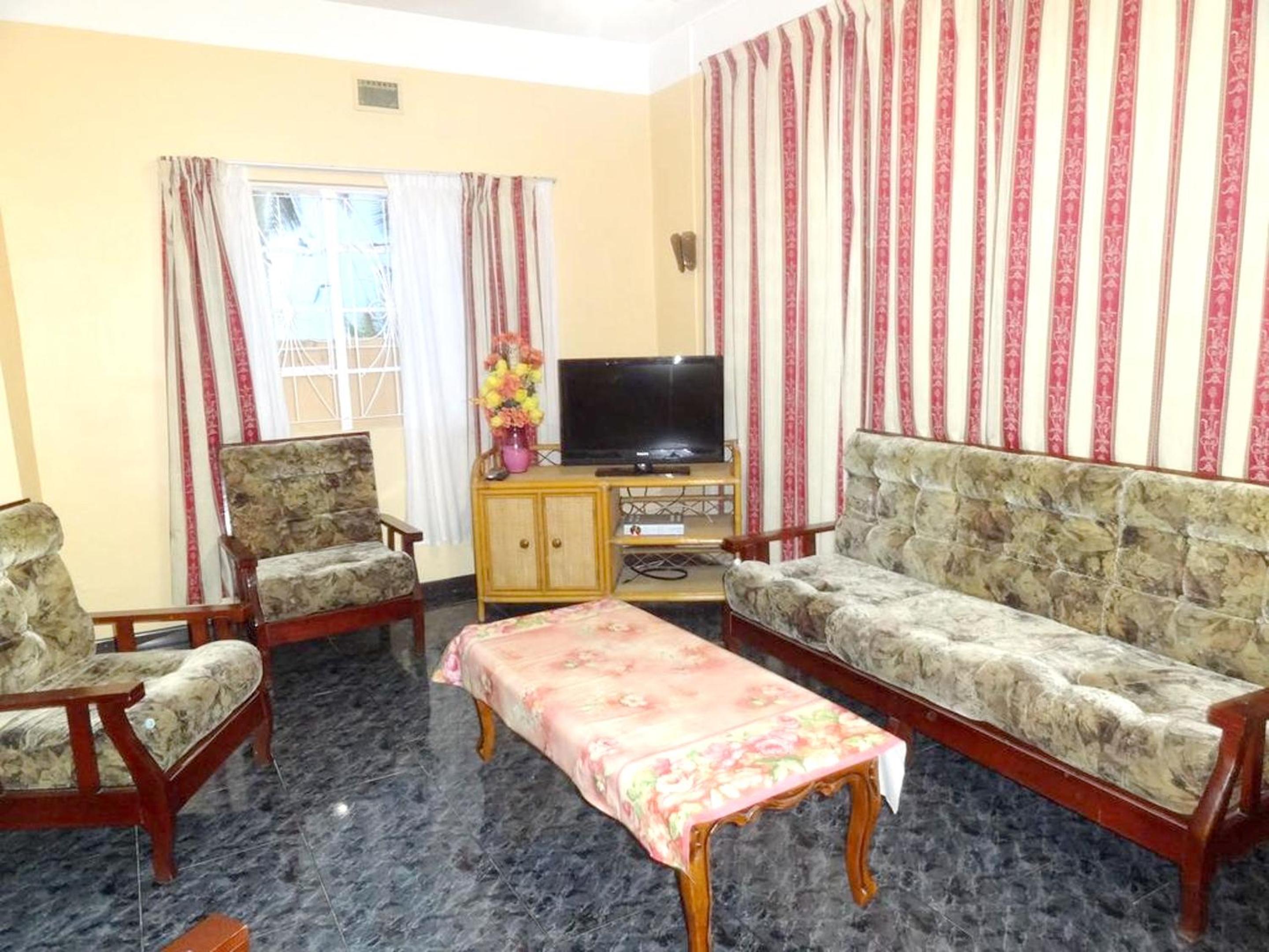 Charming apartment in Flic en Flac, 75 m² with pool view 3