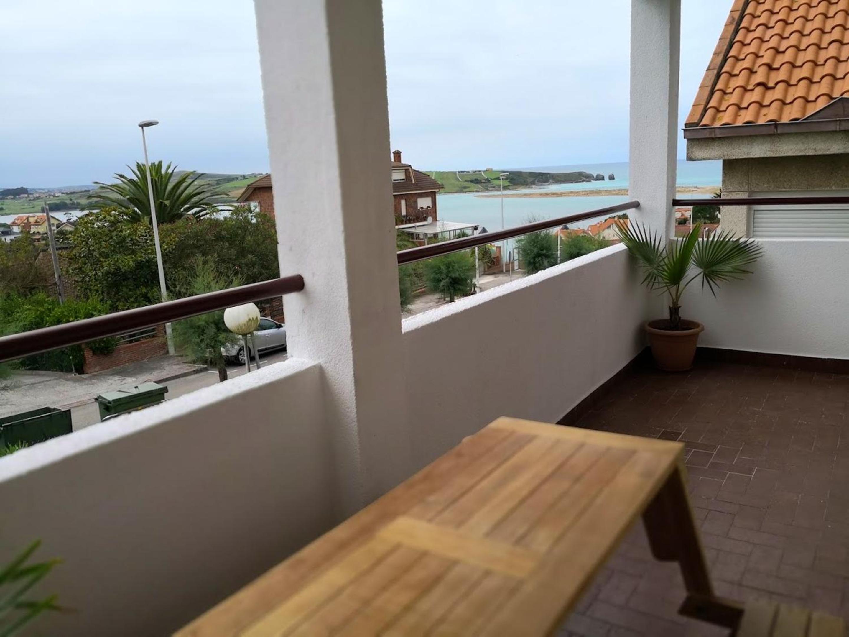 Charming apartment in Mogro with sea and mountain views