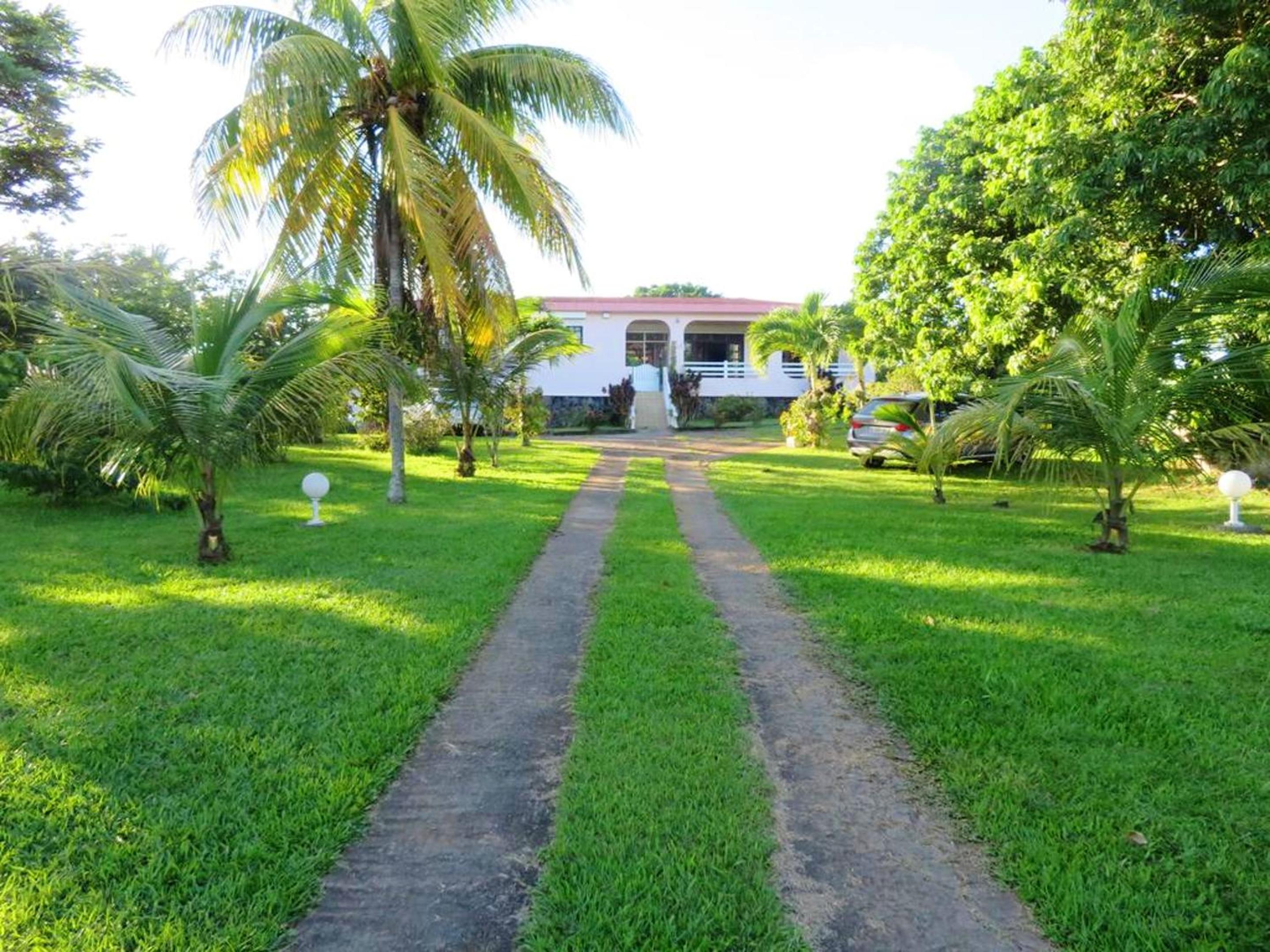 Studio accueillant à Baie Mahault - 20 m² avec piscine privée